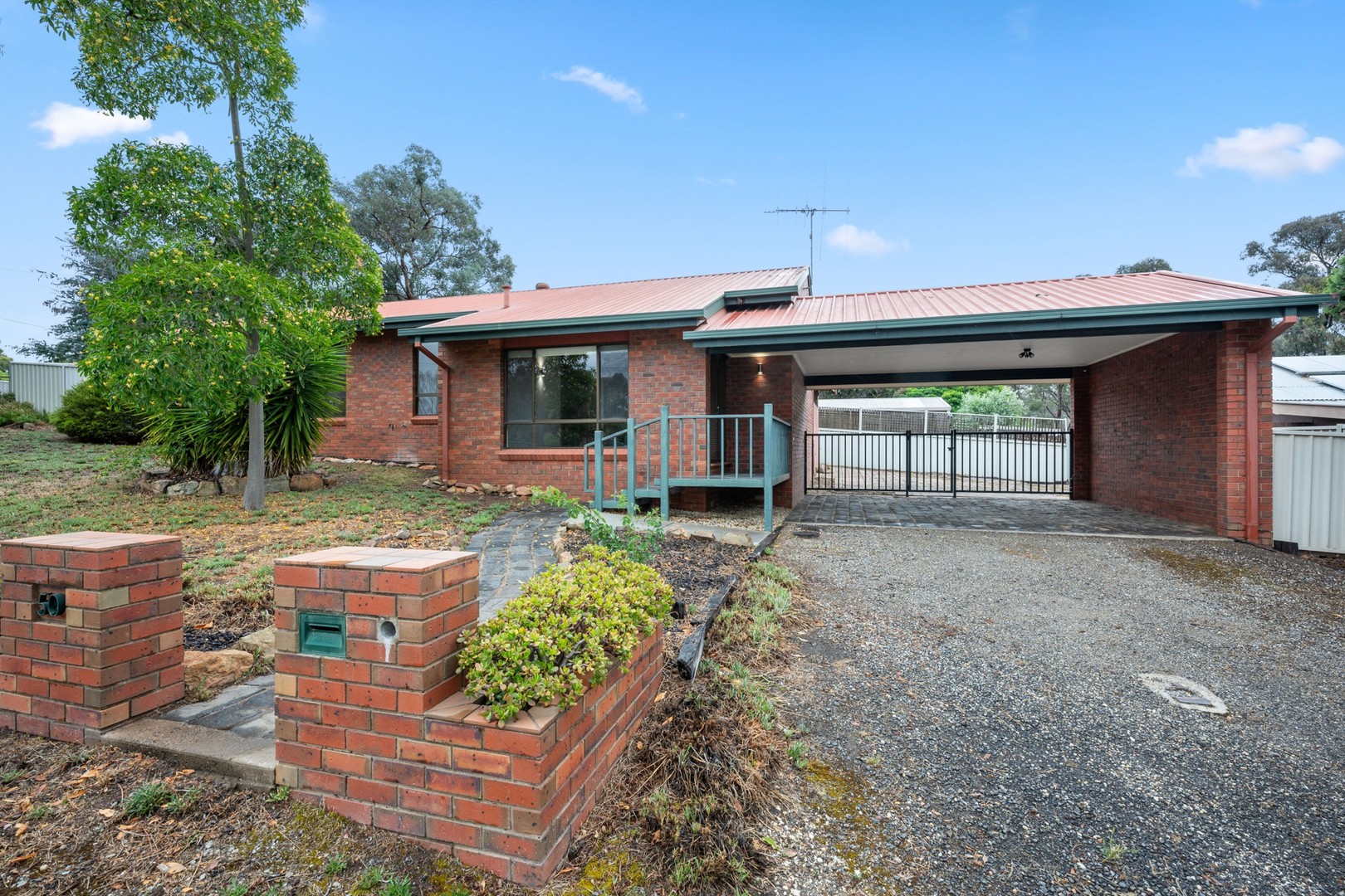 50 Lawson Street, Spring Gully, VIC 3550, Spring Gully - Thumbnail 2
