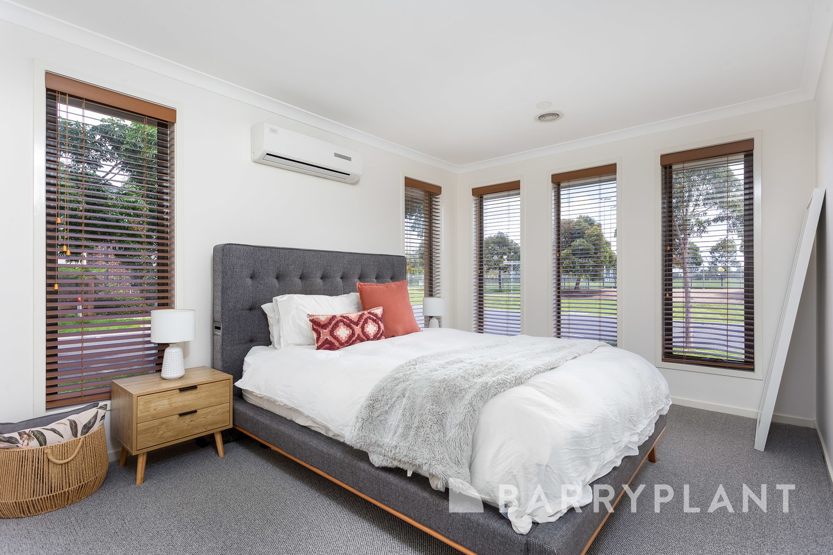 50 Middleton Drive, Point Cook, VIC 3030, Point Cook - Thumbnail 2
