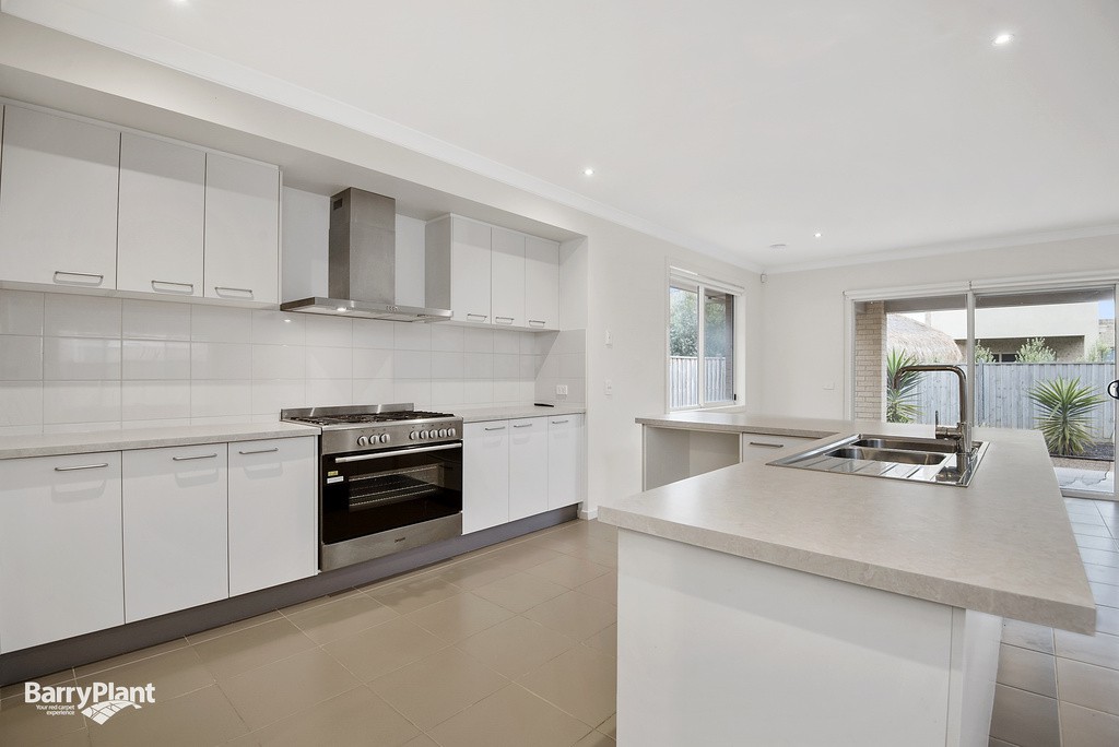 50 Seafarer Way, Sanctuary Lakes, VIC 3030, Sanctuary Lakes - Thumbnail 3