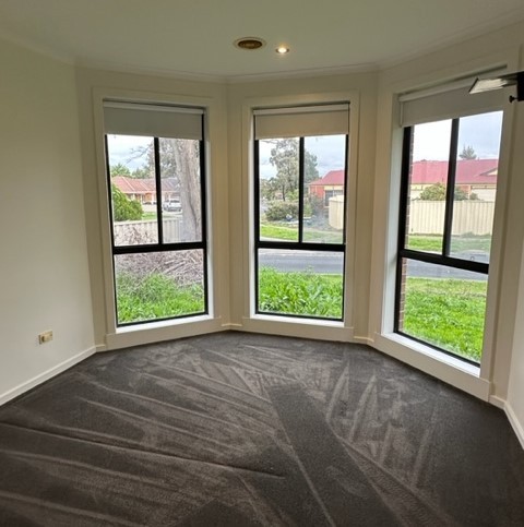 50 St Clair Boulevard, Roxburgh Park, VIC 3064, Roxburgh Park - Thumbnail 5