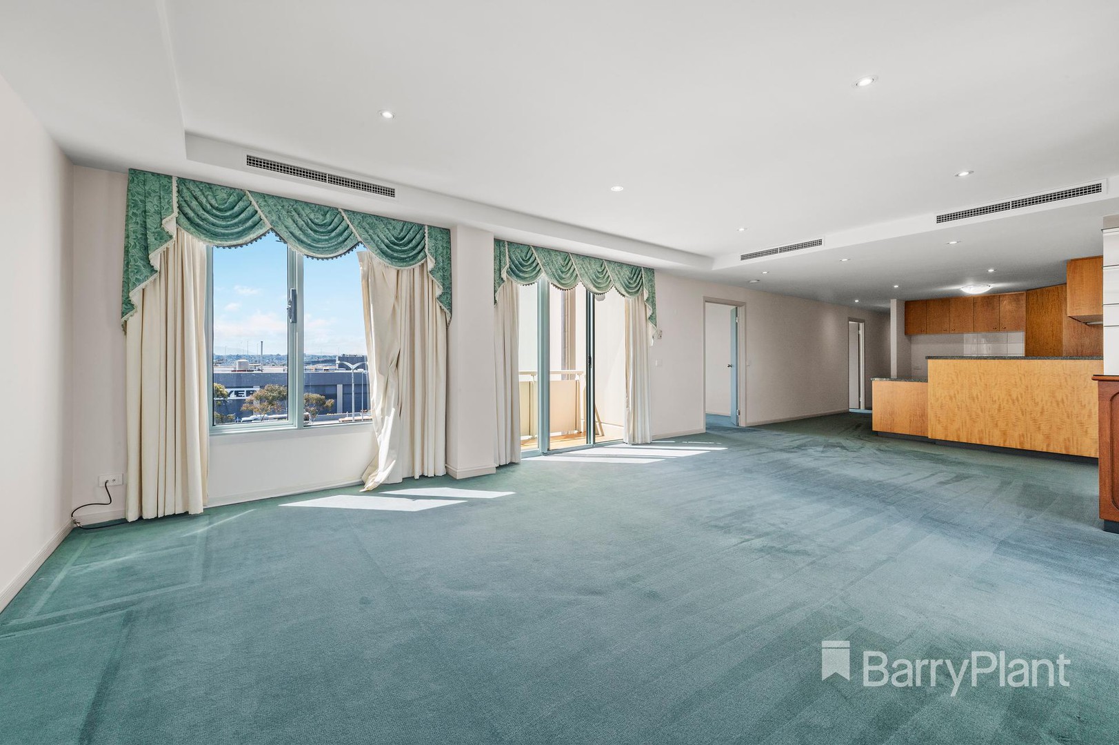 5001/2 Sovereign Point Court, Doncaster, VIC 3108, Doncaster - Thumbnail 3