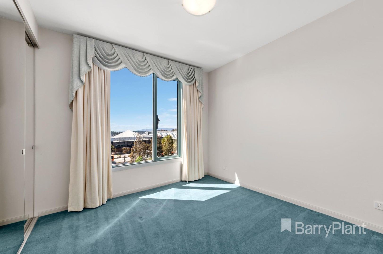 5001/2 Sovereign Point Court, Doncaster, VIC 3108, Doncaster - Thumbnail 5