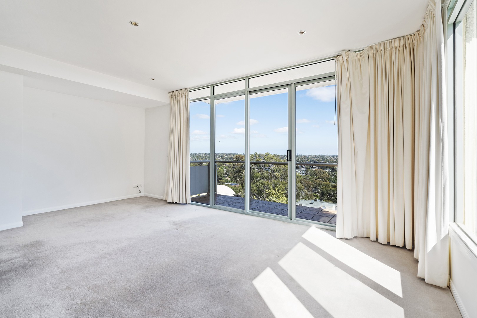 5002/2 Sovereign Point Court, Doncaster, VIC 3108, Doncaster - Thumbnail 6