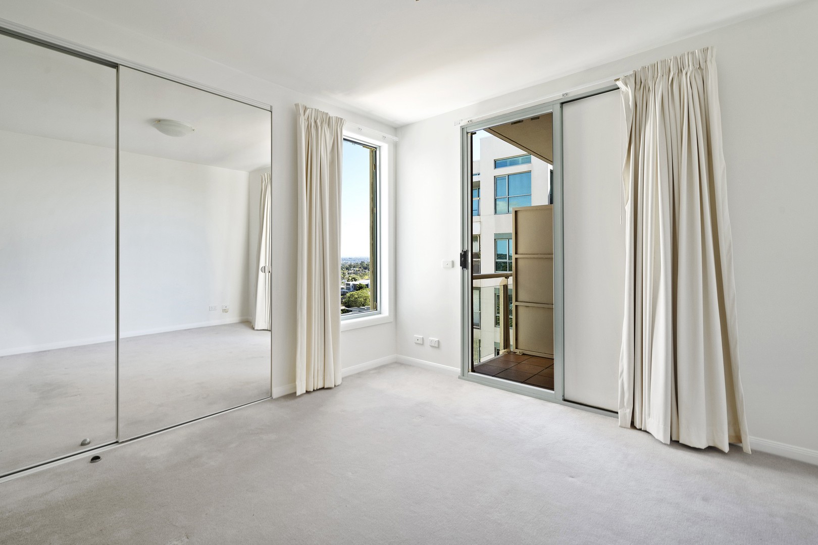 5002/2 Sovereign Point Court, Doncaster, VIC 3108, Doncaster - Thumbnail 7