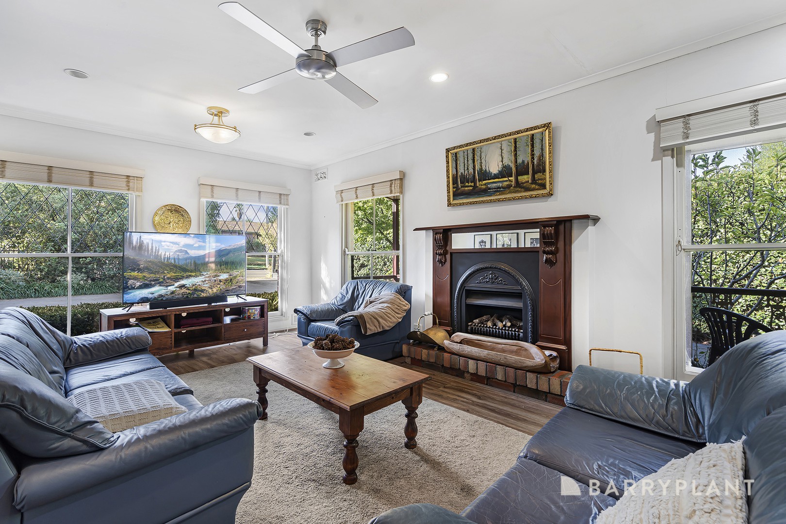 51 Bellara Drive, Mooroolbark, VIC 3138 - Thumbnail 2 - 10/04/2025