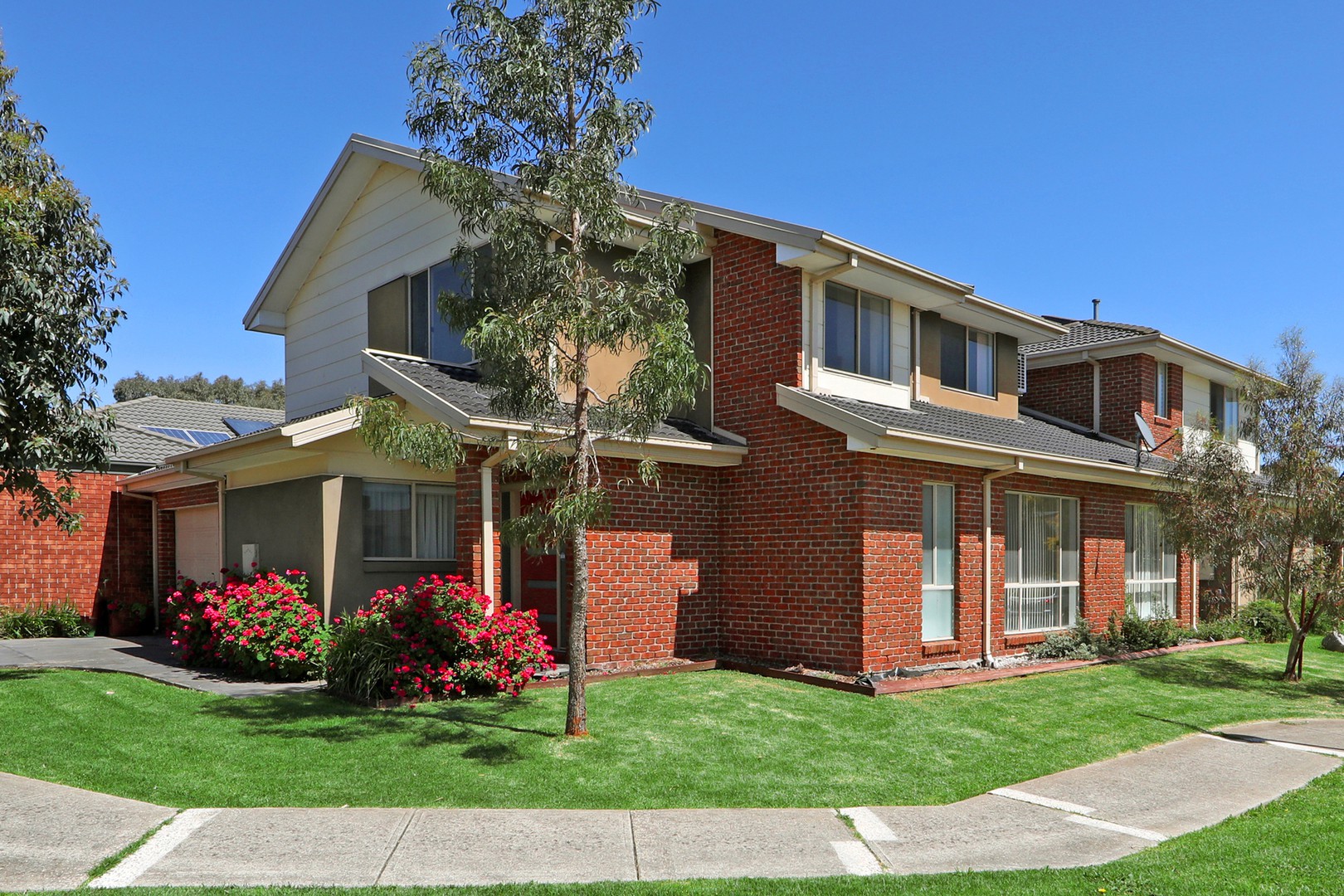 51 Eucumbene Drive, Berwick, VIC 3806 - Thumbnail 1 - 15/10/2025