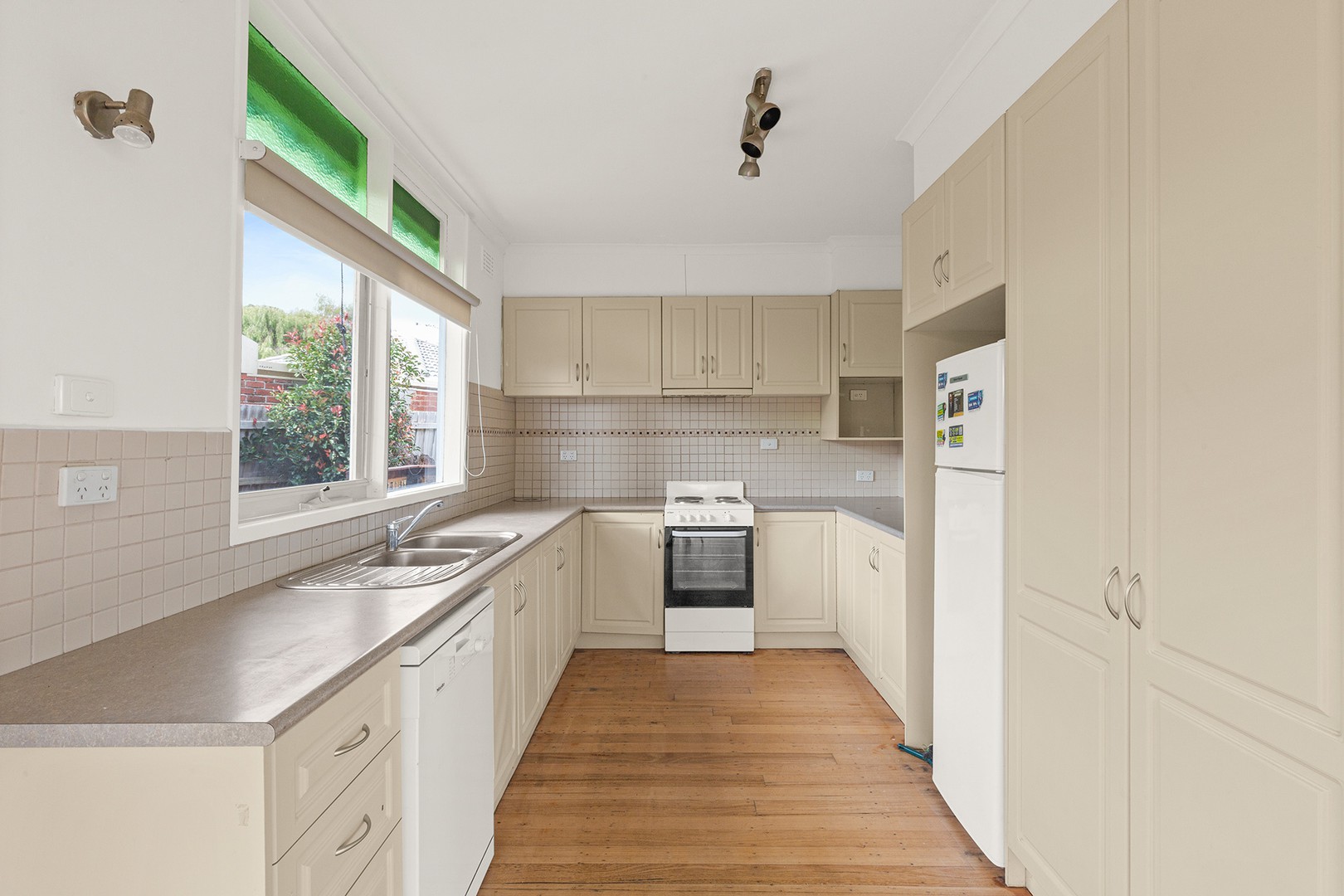 51 Heatherhill Road, Frankston, VIC 3199, Frankston - Thumbnail 4
