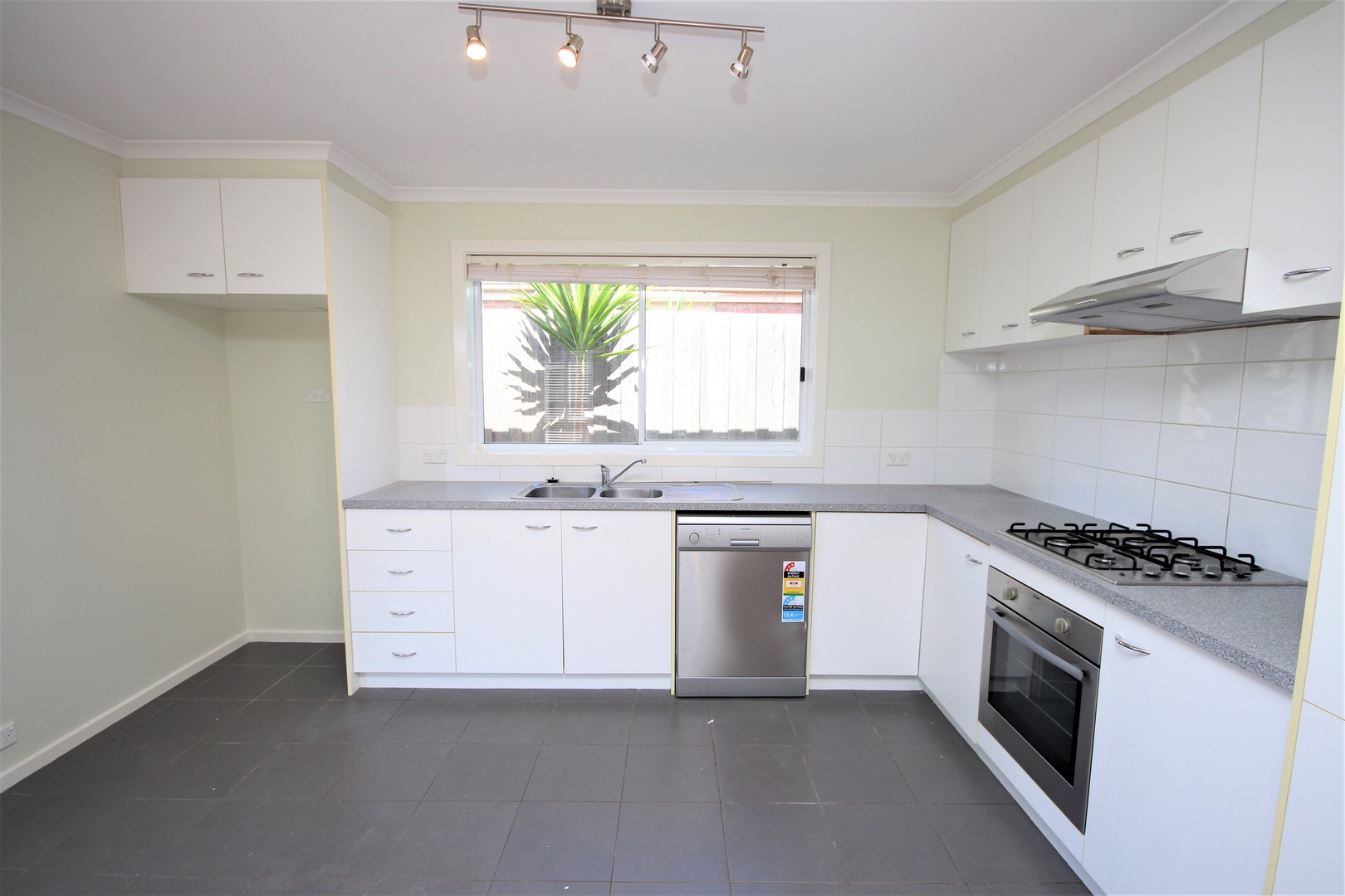 51 Hewitt Drive, Grovedale, VIC 3216, Grovedale - Thumbnail 3