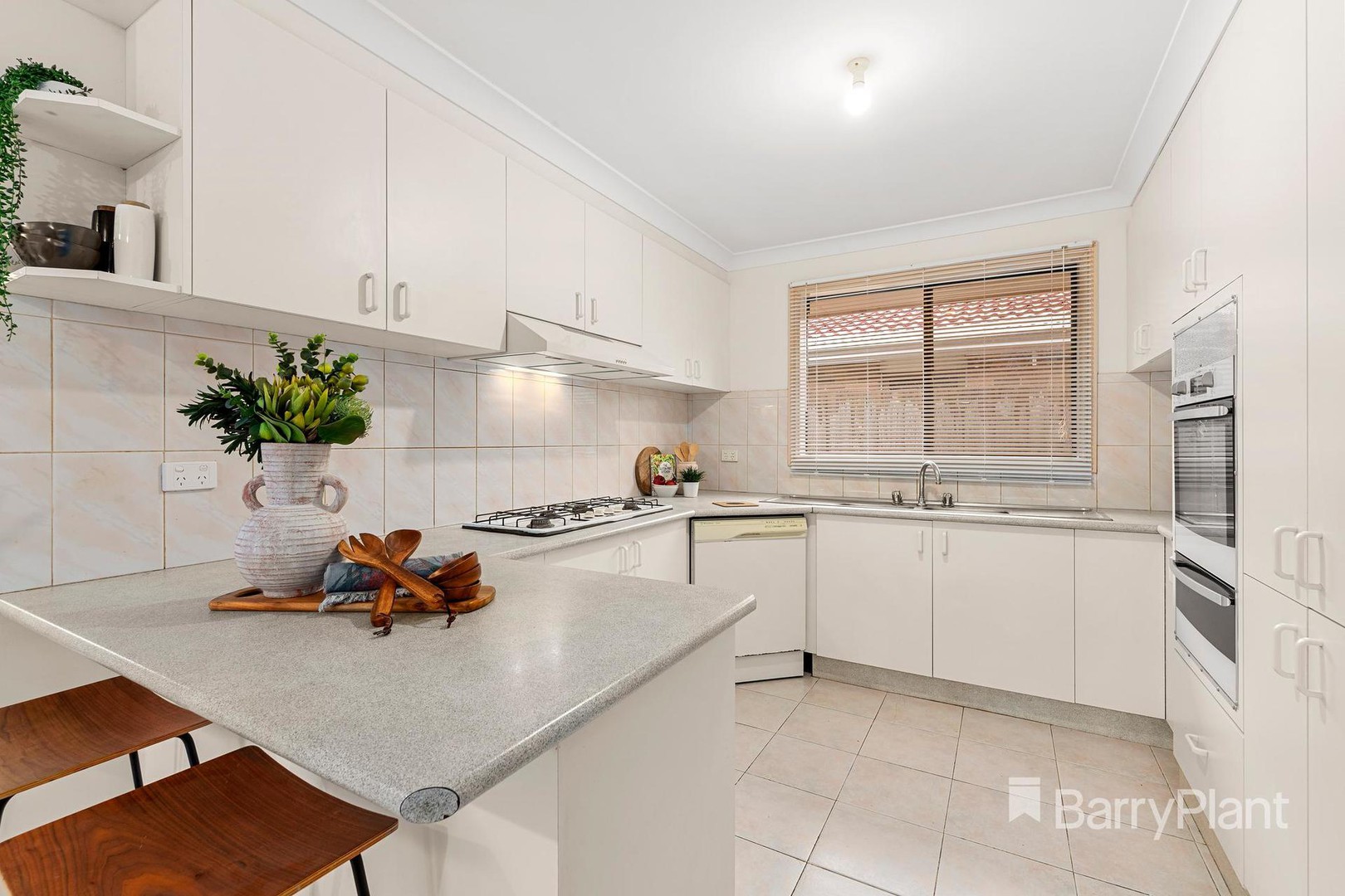 51 Jacaranda Drive, Mill Park, VIC 3082, Mill Park - Thumbnail 4
