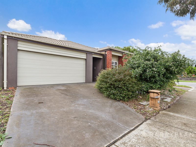 51 Linden Tree Way, Cranbourne North, VIC 3977 - Image - 15/10/2025