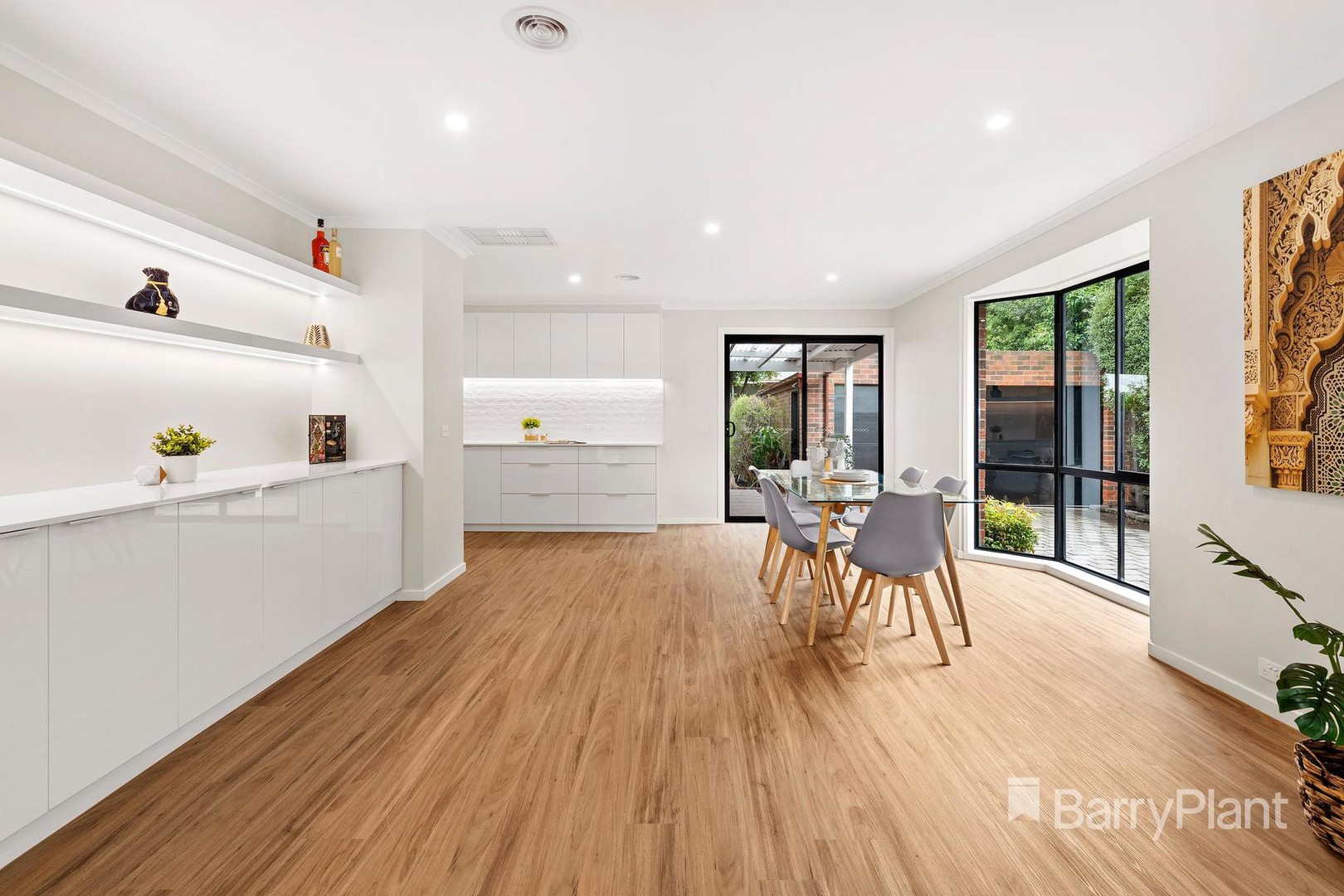 51 Madigan CrescentMill Park, VIC 3082, Mill Park - Thumbnail 3