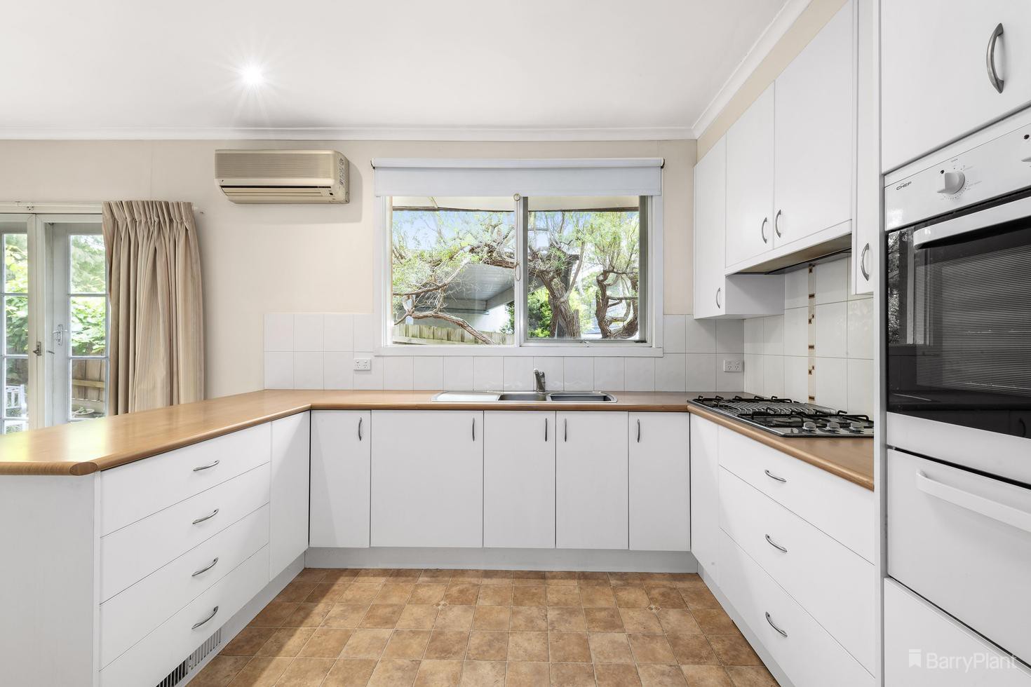 51 Mckenzie Street, Doncaster East, VIC 3109, Doncaster East - Thumbnail 3