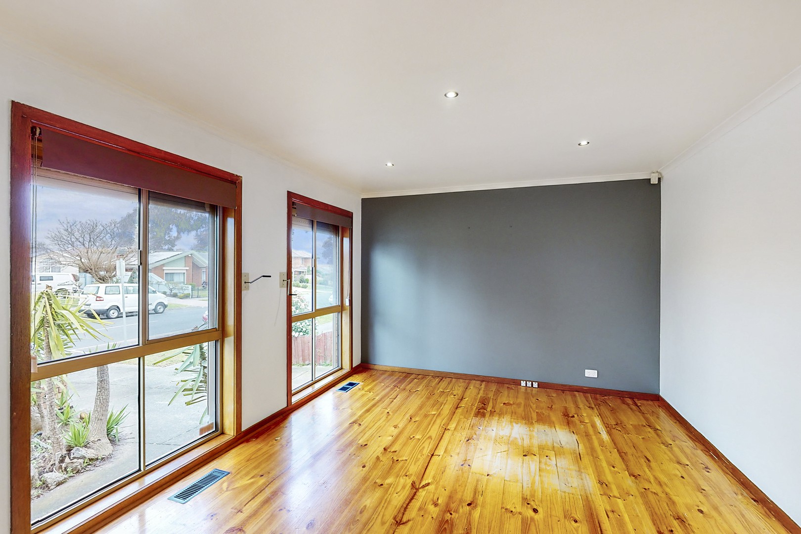 51 Prince Of Wales Avenue, Mill Park, VIC 3082, Mill Park - Thumbnail 2