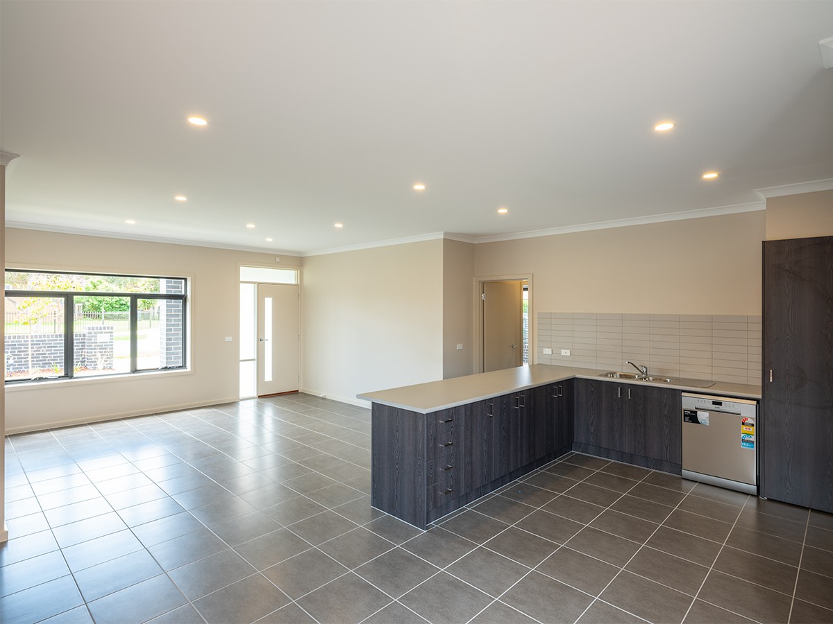 51 Riviera Road, Avondale Heights, VIC 3034 - Thumbnail 2 - 17/06/2025