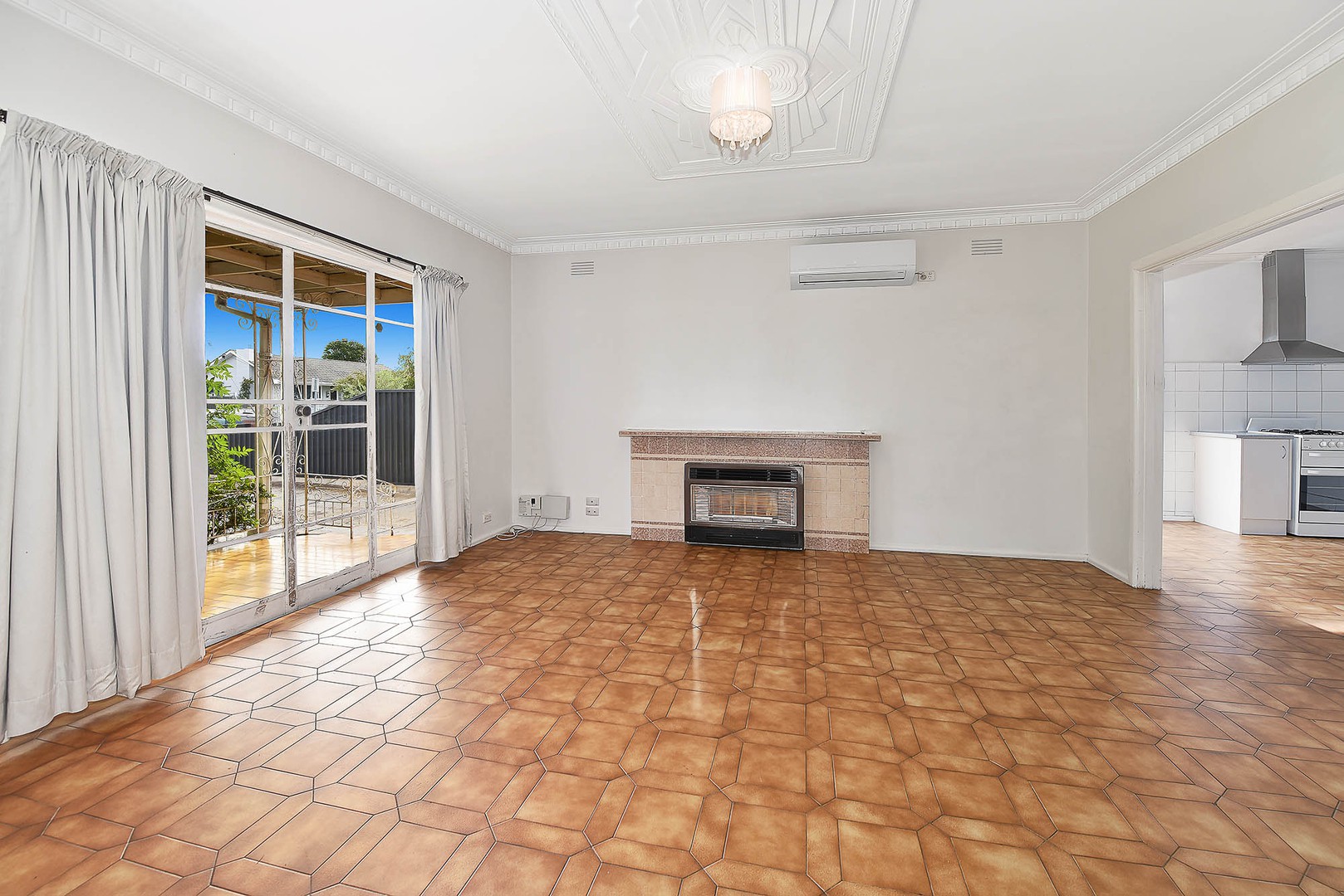 51 Roberts  Road, Airport West, VIC 3042 - Thumbnail 1 - 08/12/2022