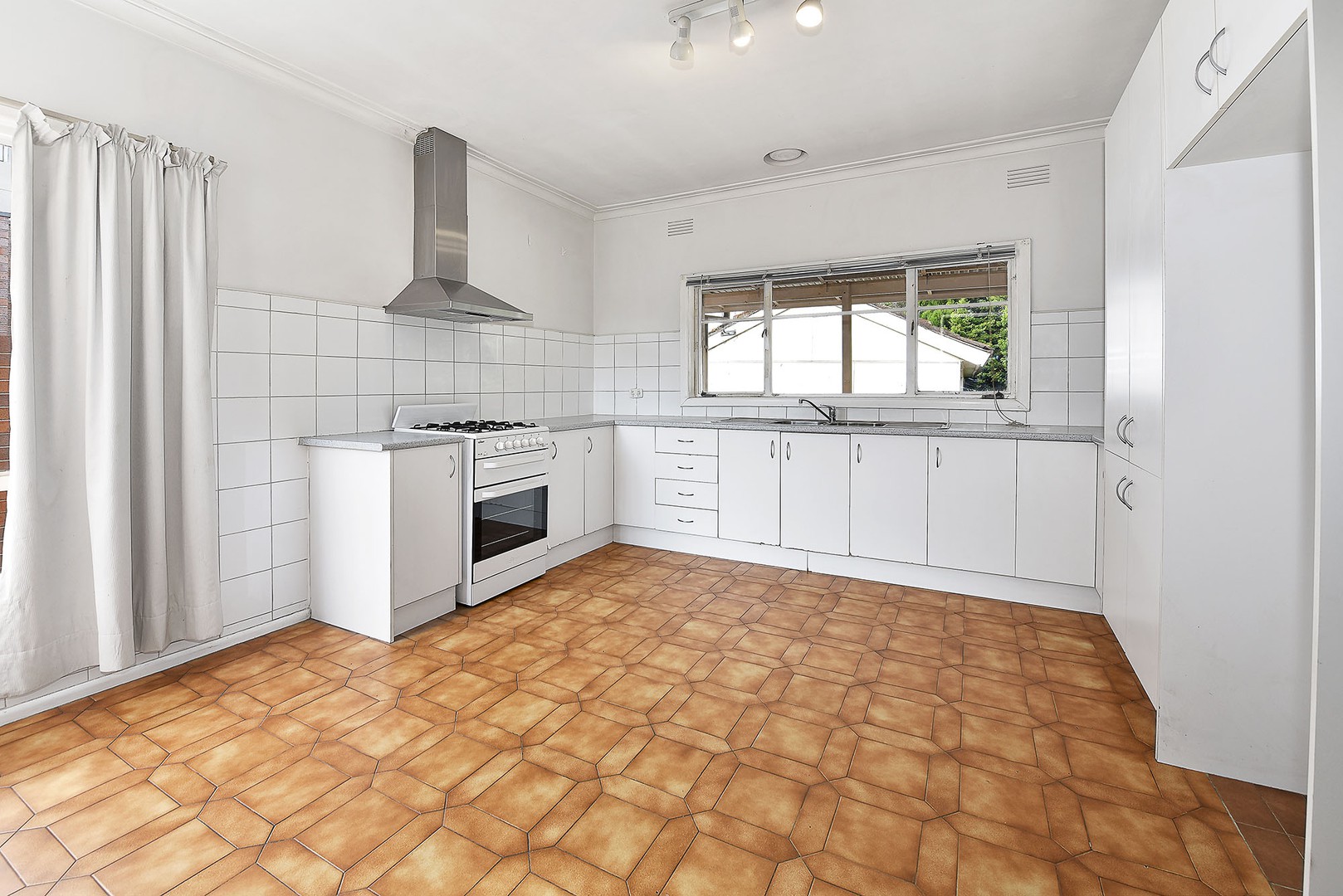 51 Roberts  Road, Airport West, VIC 3042, Airport West - Thumbnail 4