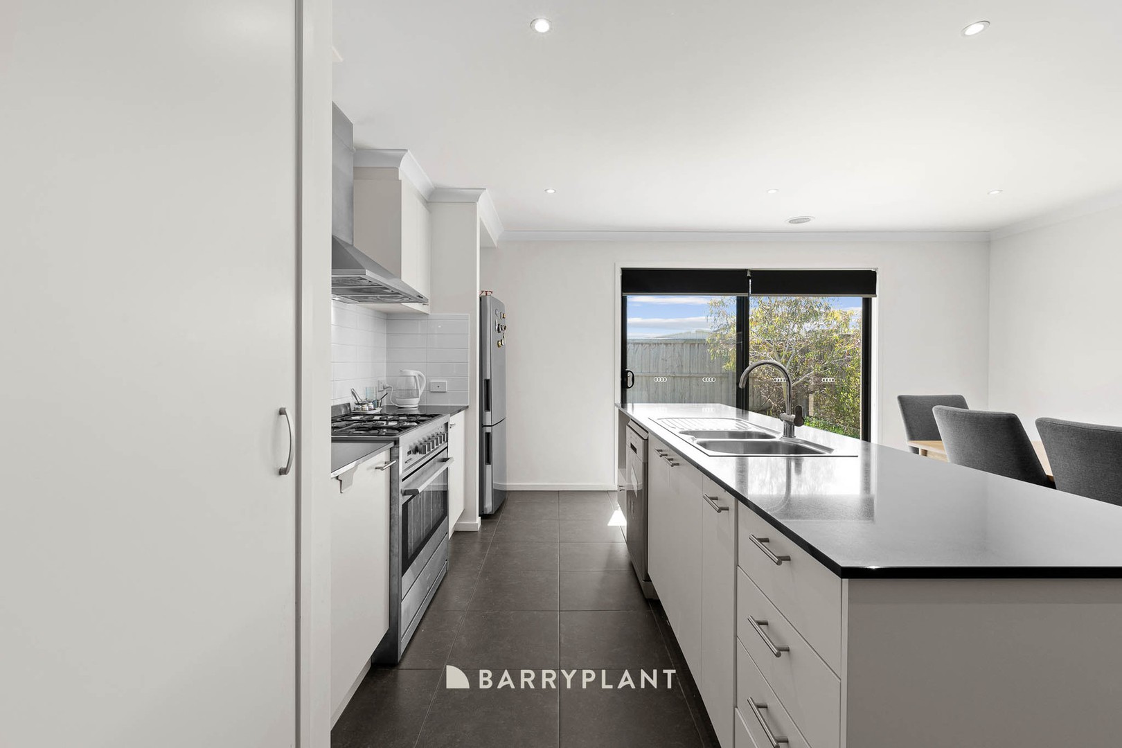 51 Warmbrunn Crescent, Berwick, VIC 3806, Berwick - Thumbnail 8