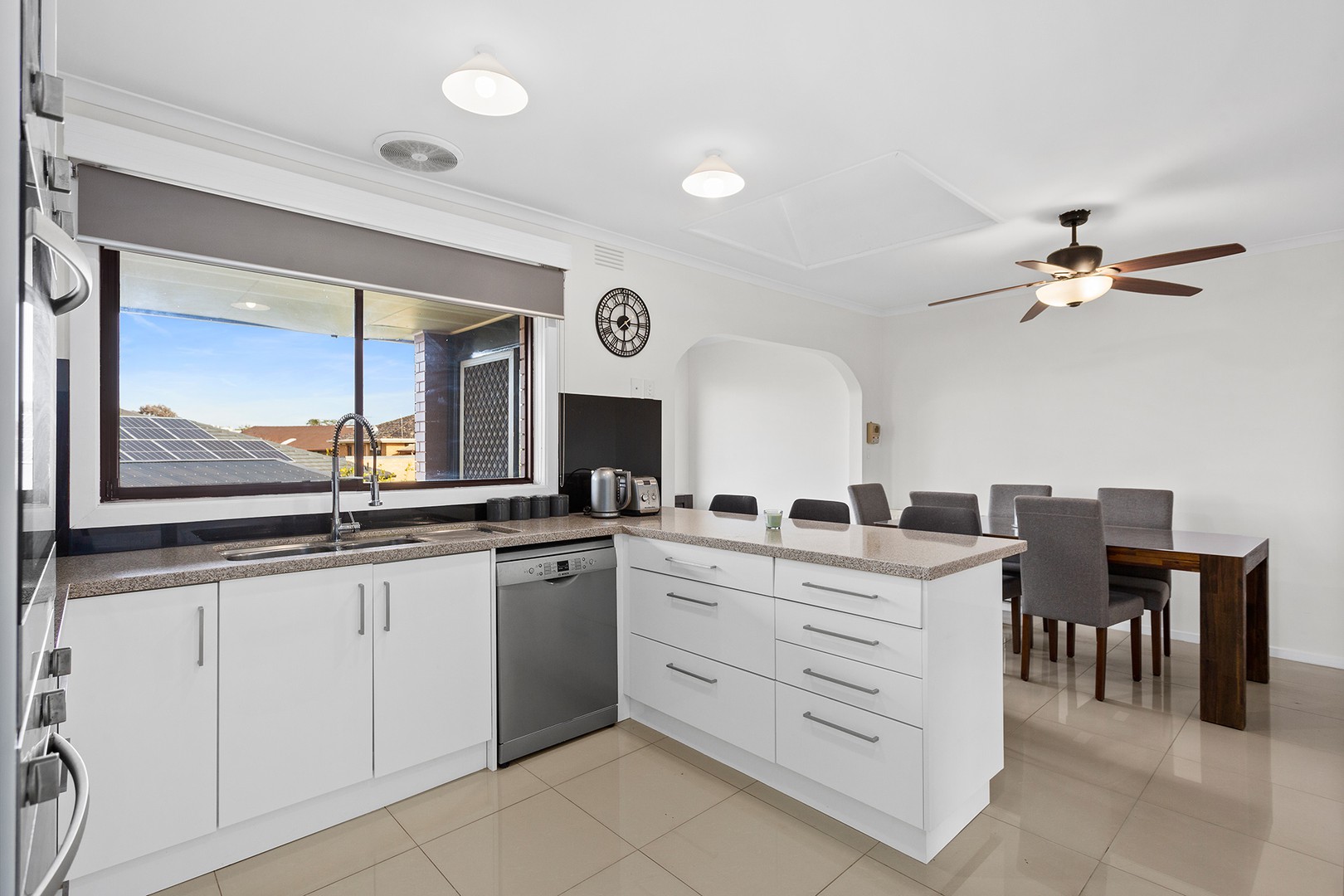 51 Wolverton Drive, Gladstone Park, VIC 3043, Gladstone Park - Thumbnail 3