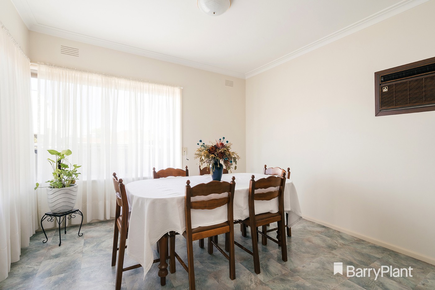52 Banff Street, Reservoir, VIC 3073, Reservoir - Thumbnail 3