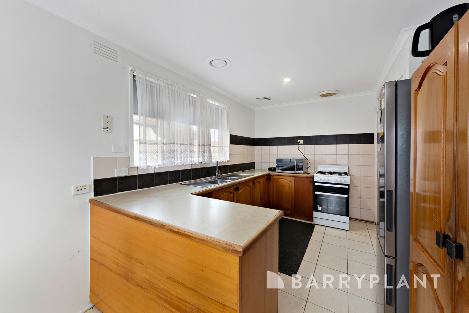 52 Branston Road, St Albans, VIC 3021, St Albans - Thumbnail 3