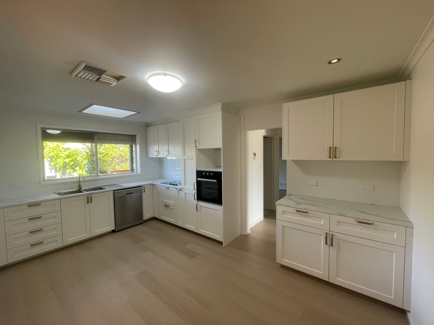 52 Bursaria Ave, Ferntree Gully, VIC 3156 - Thumbnail 2 - 13/08/2026