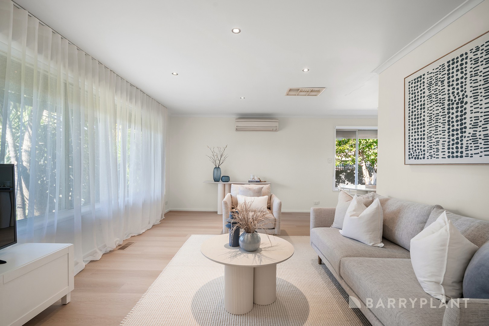 52 Bursaria Avenue, Ferntree Gully, VIC 3156 - Thumbnail 2 - 23/04/2026