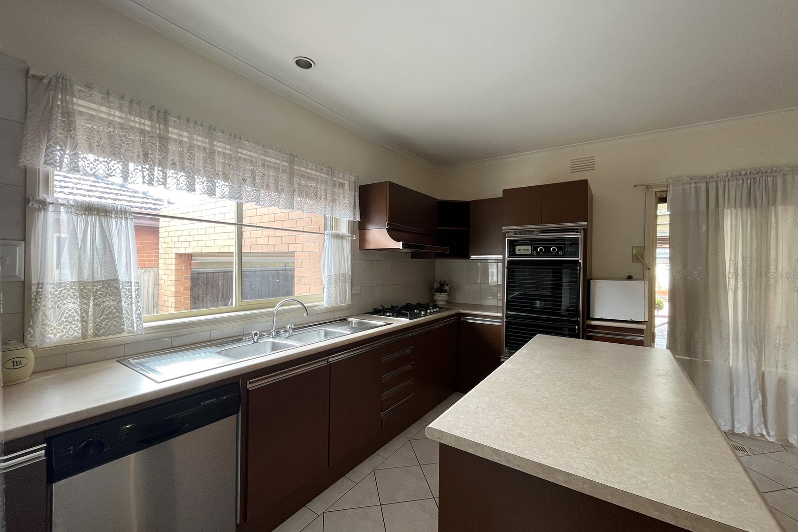 52 Cedar Street, Thomastown, VIC 3074 - Thumbnail 2 - 10/12/2025