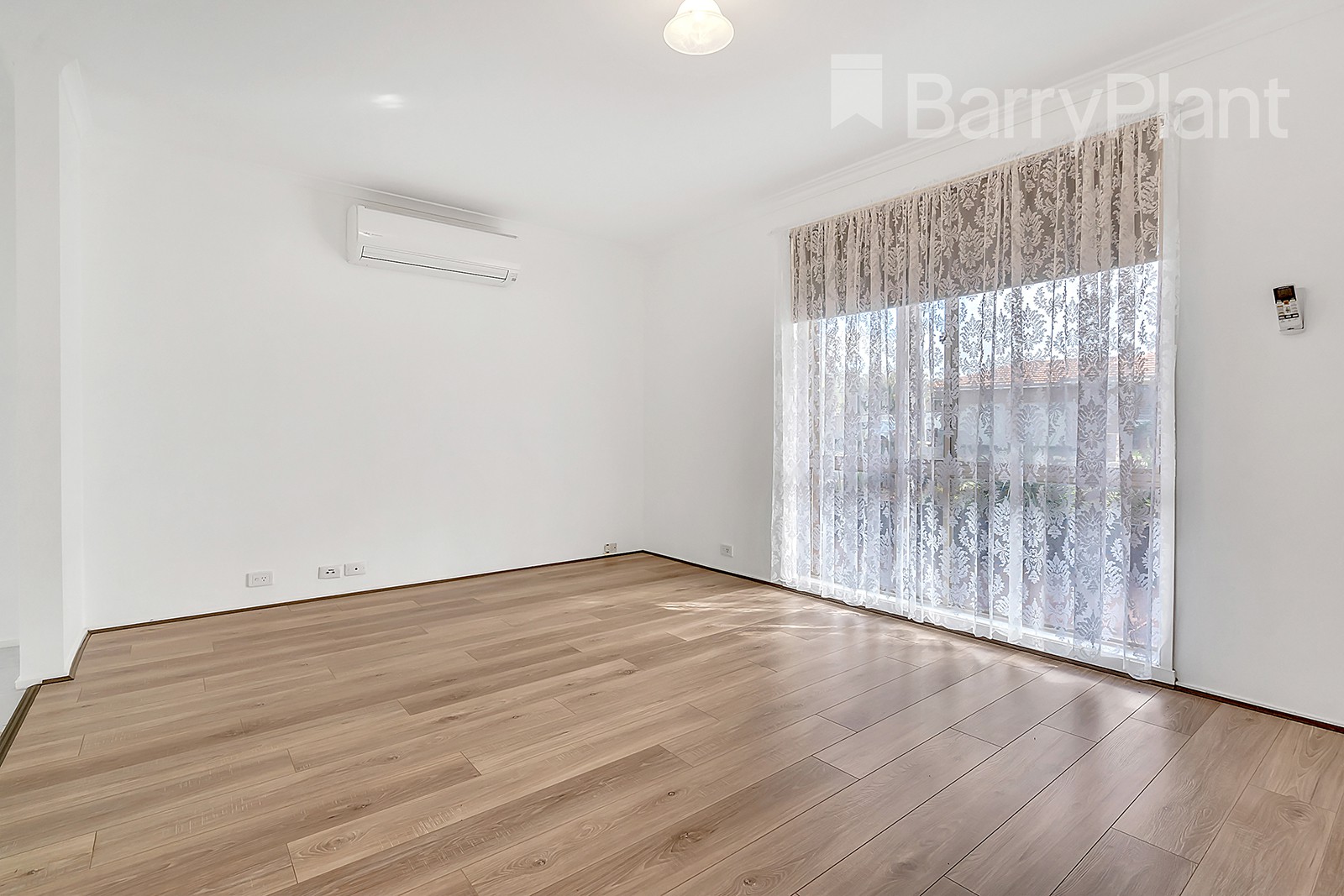 52 Edington Way, Craigieburn, VIC 3064, Craigieburn - Thumbnail 6