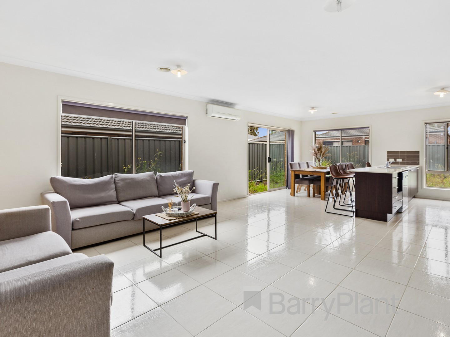 52 Eltham Parade, Manor Lakes, VIC 3024, Manor Lakes - Thumbnail 2