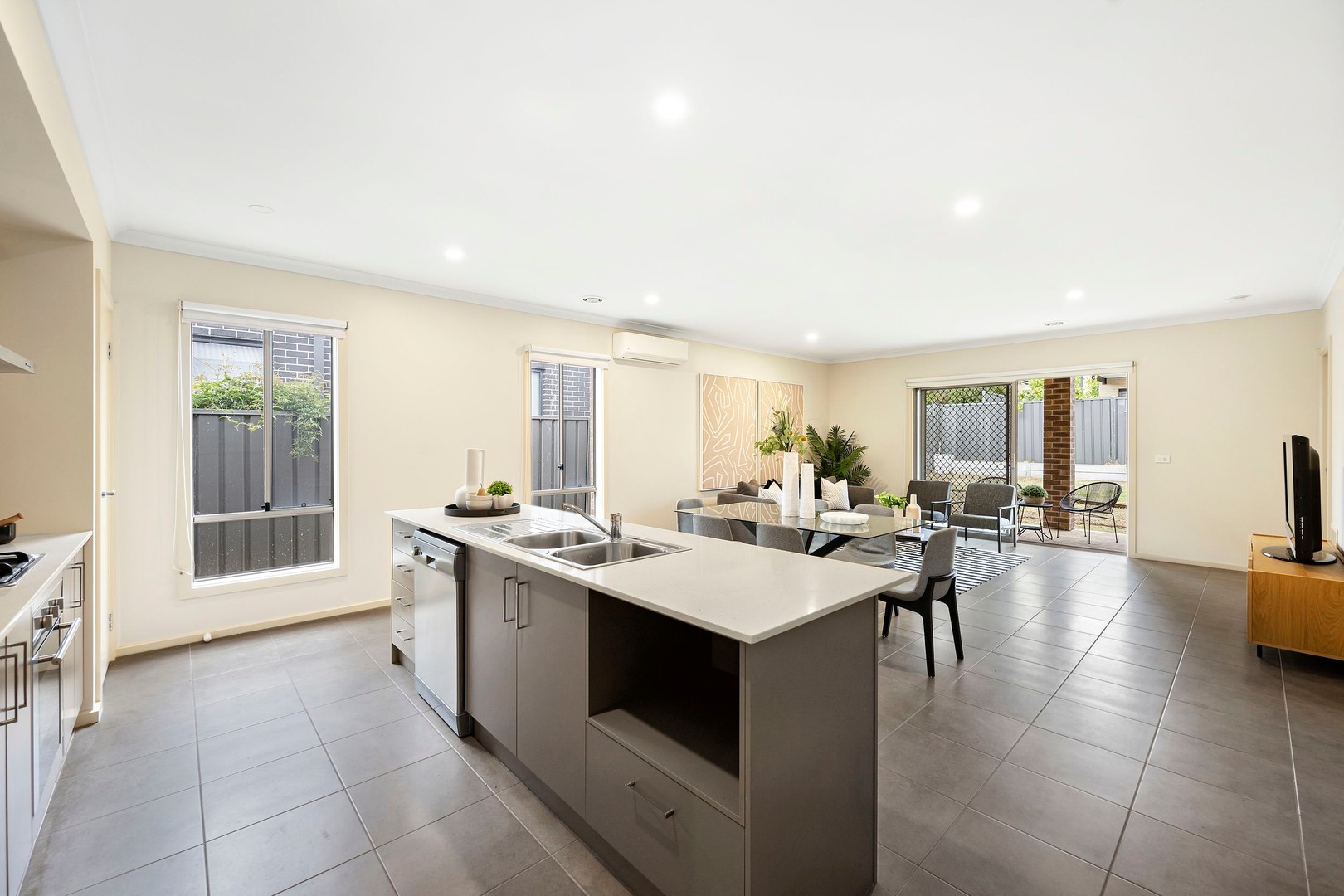 52 Frontier Avenue, Greenvale, VIC 3059, Greenvale - Thumbnail 4