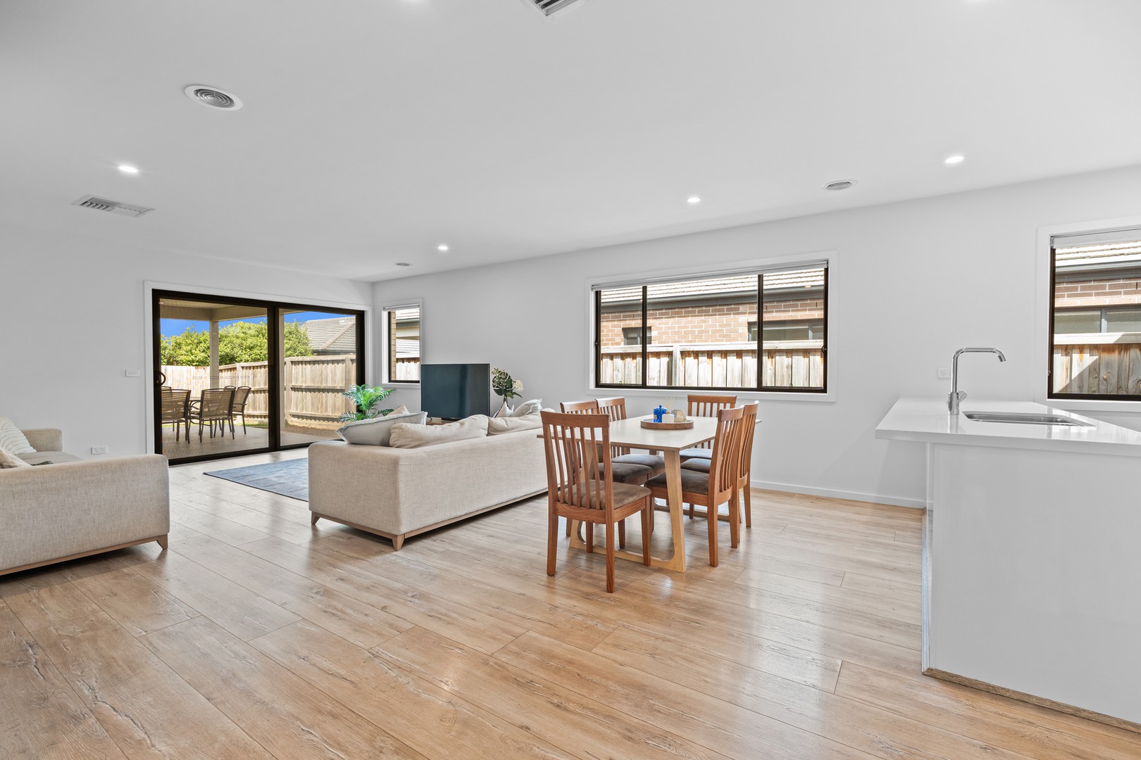 52 Galveston Avenue, Fraser Rise, VIC 3336, Fraser Rise - Thumbnail 4