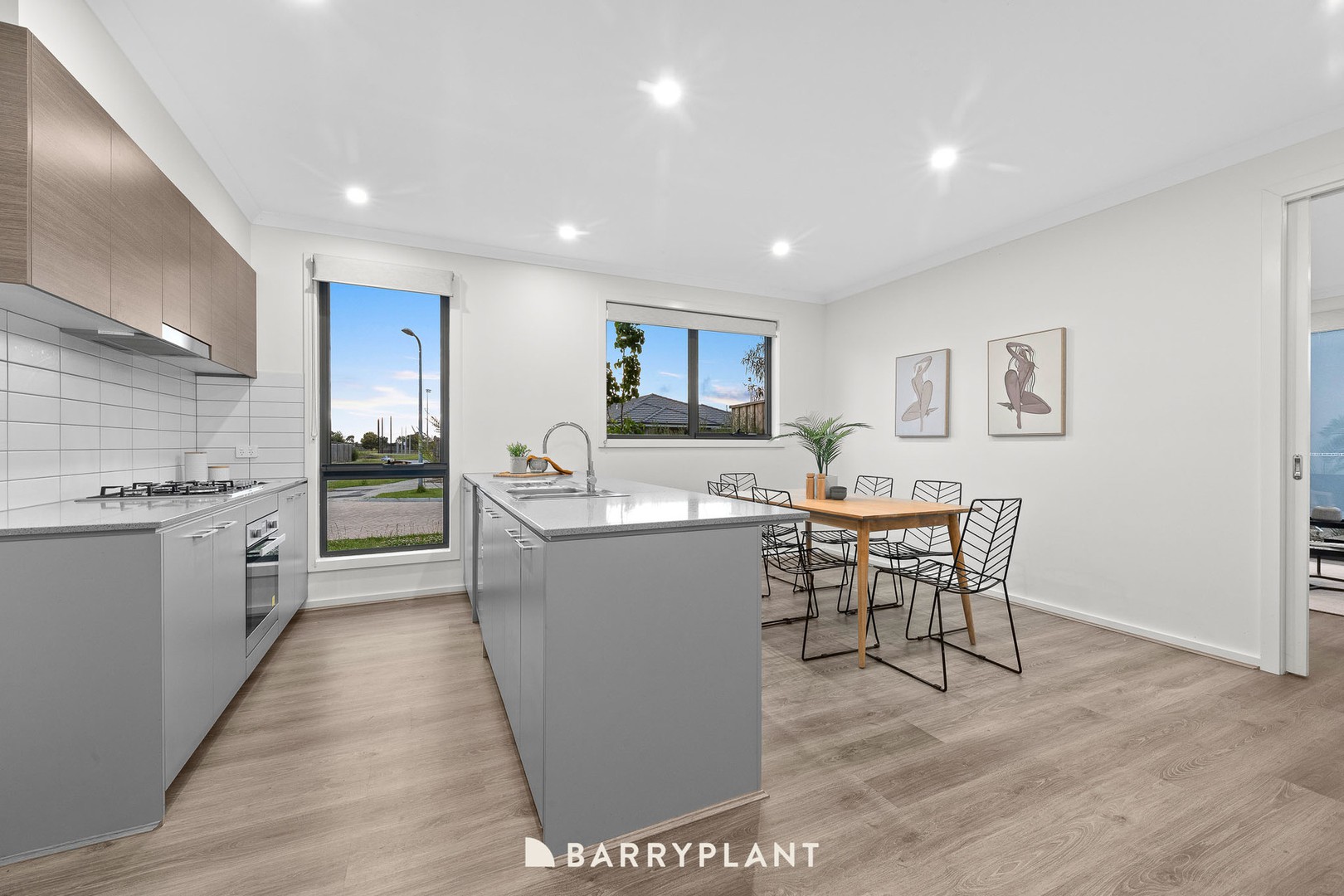 52 Goshawk Drive, Pakenham, VIC 3810, Pakenham - Thumbnail 3