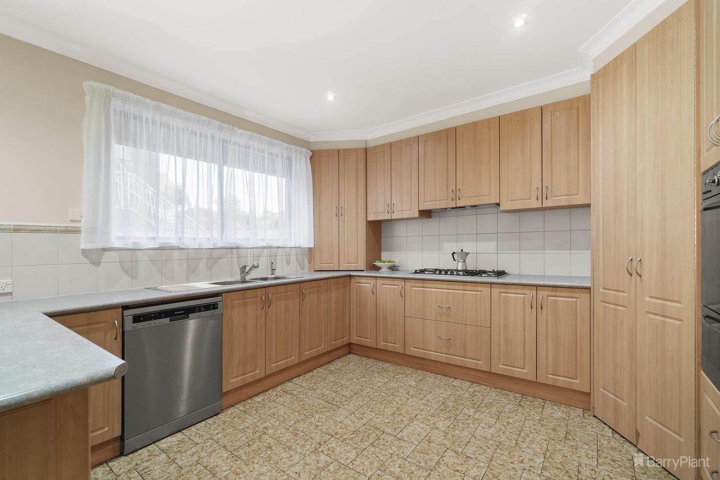 52 Helene Street, Bulleen, VIC 3105, Bulleen - Thumbnail 3