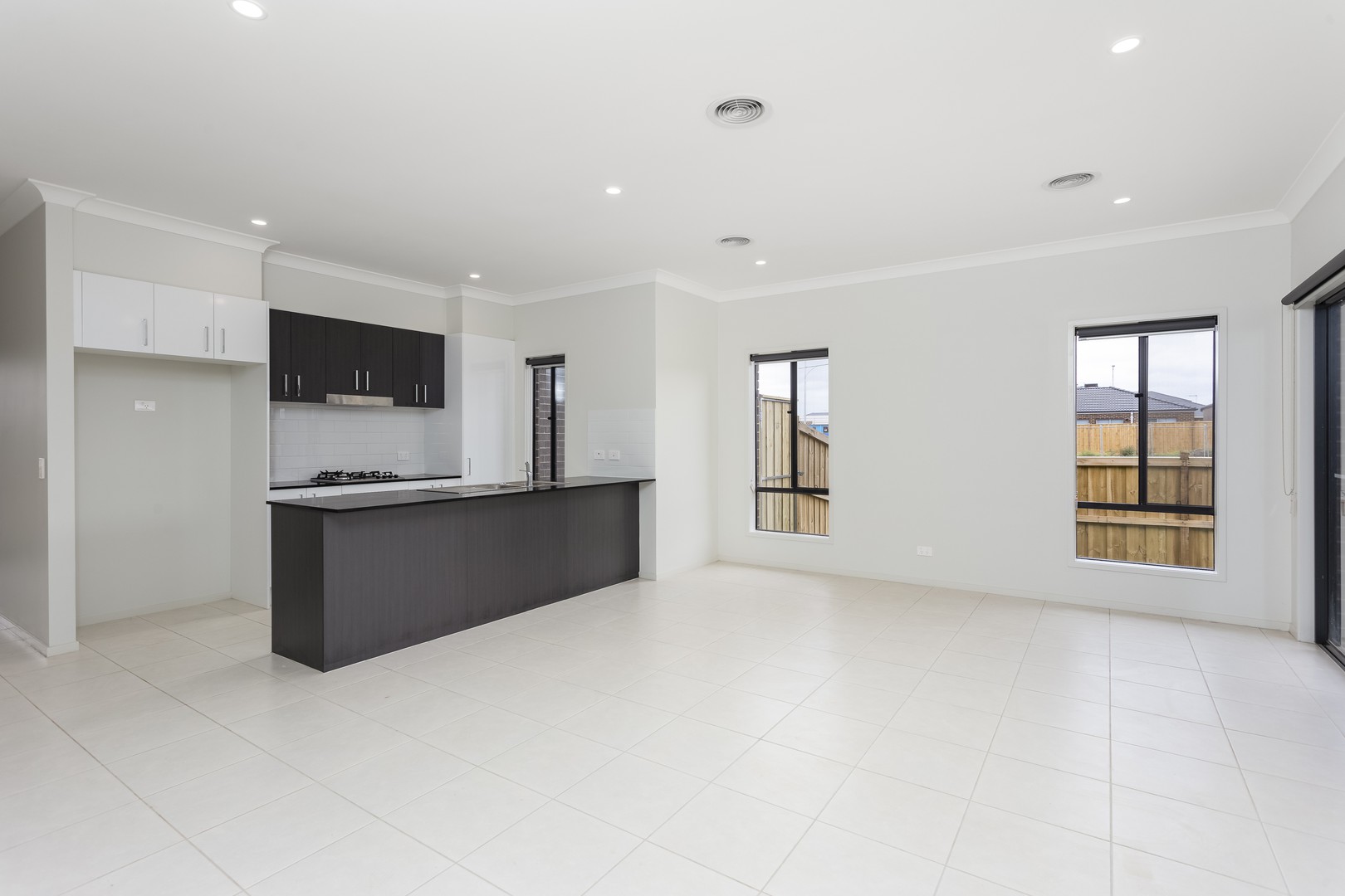52 Homebush Drive, Tarneit, VIC 3029, Tarneit - Thumbnail 4