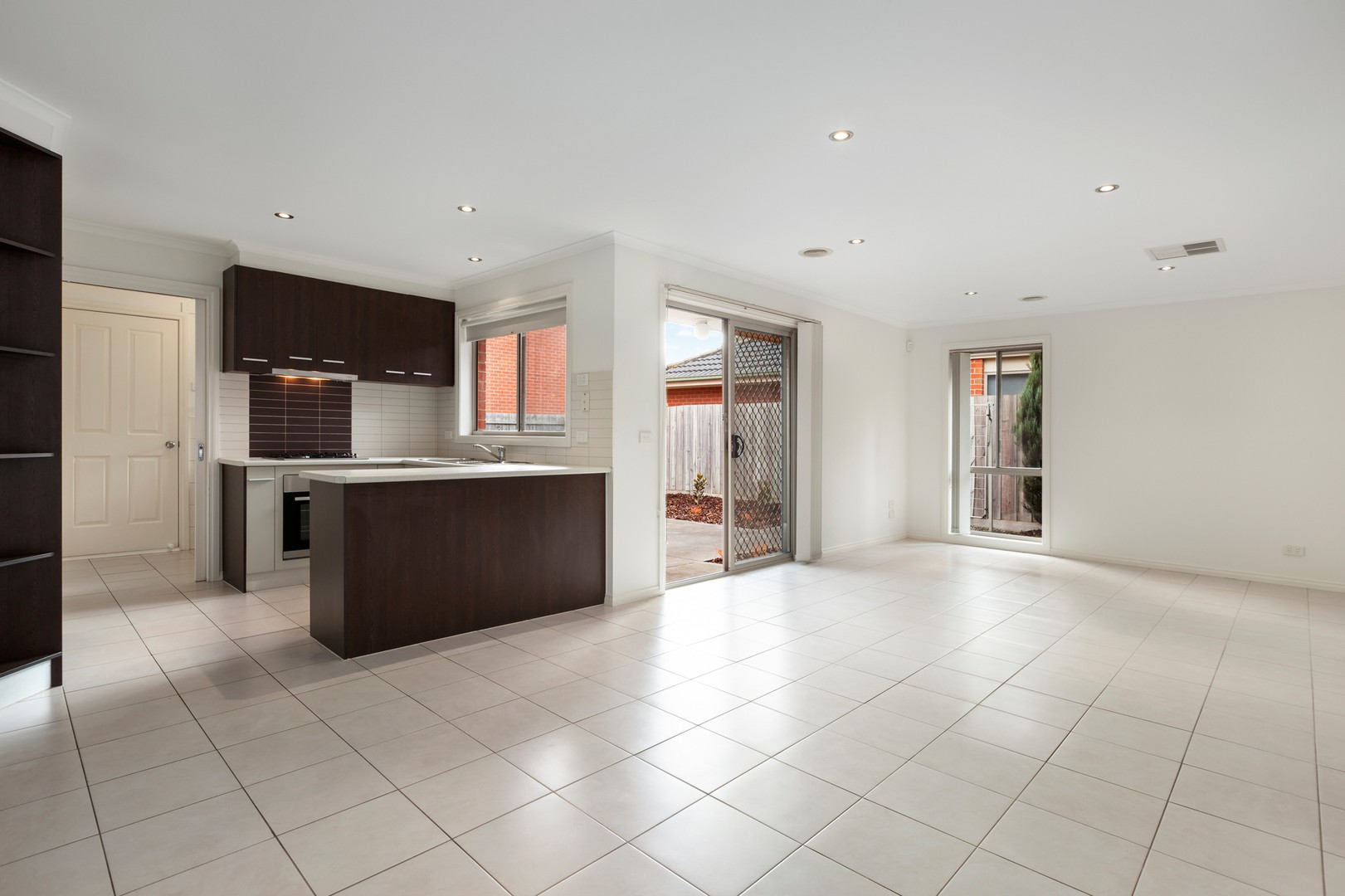 52 Jardier TerraceSouth Morang, VIC 3752  - Leased, South Morang - Thumbnail 3