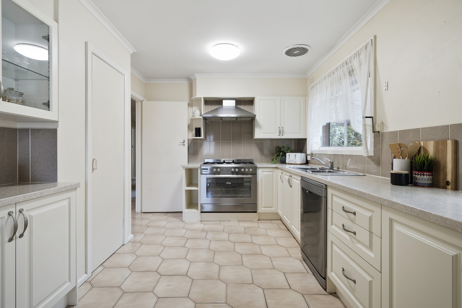52 Kett Street, Nunawading, VIC 3131, Nunawading - Thumbnail 6