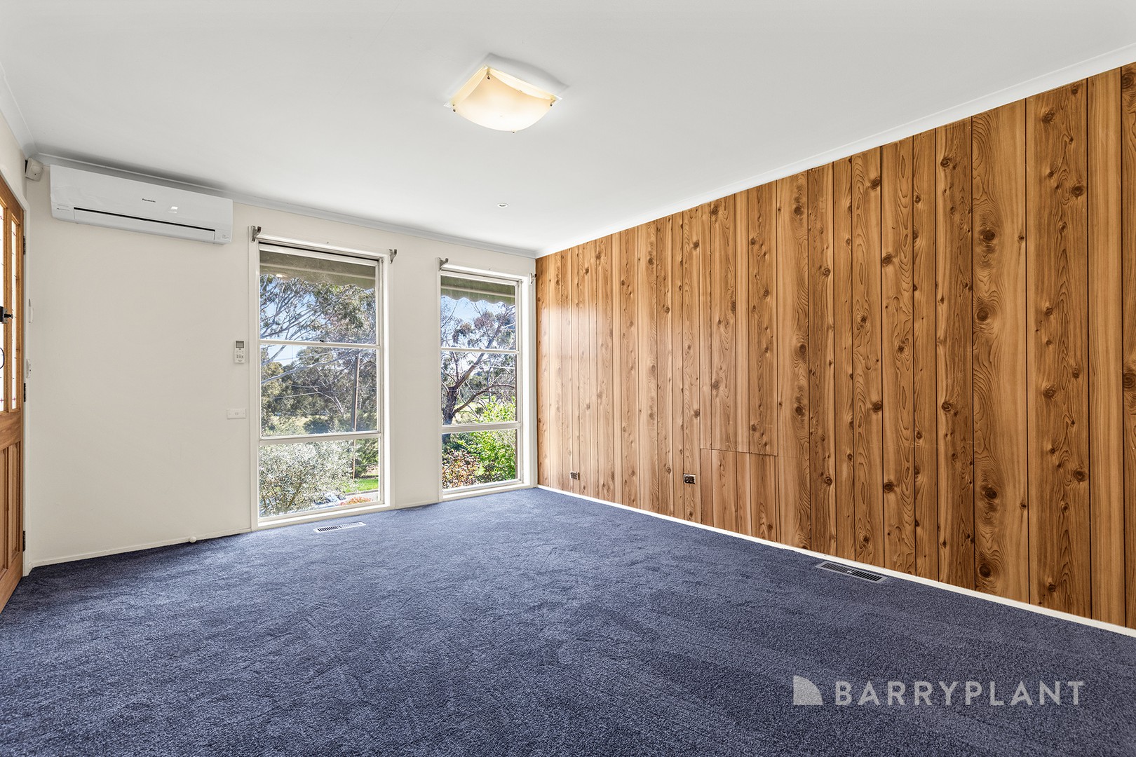 52 Lorraine Crescent, Jacana, VIC 3047 - Thumbnail 2 - 07/11/2025