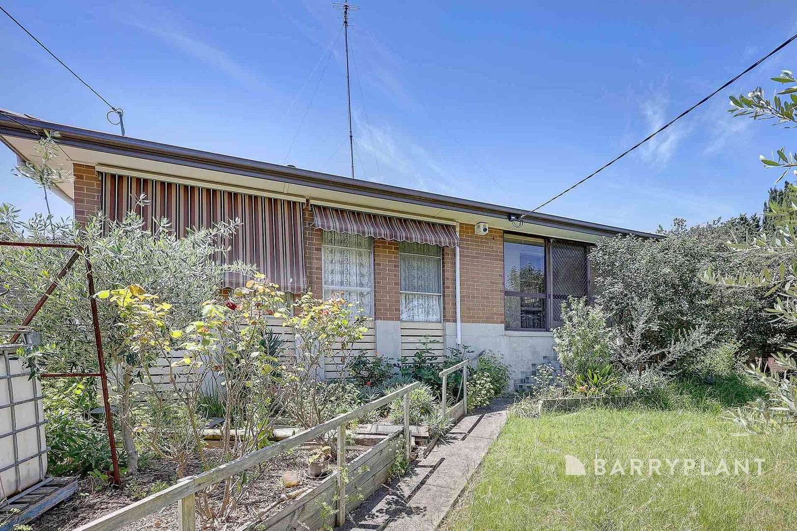 52 Lorraine Crescent, Jacana, VIC 3047 - Thumbnail 2 - 07/11/2025