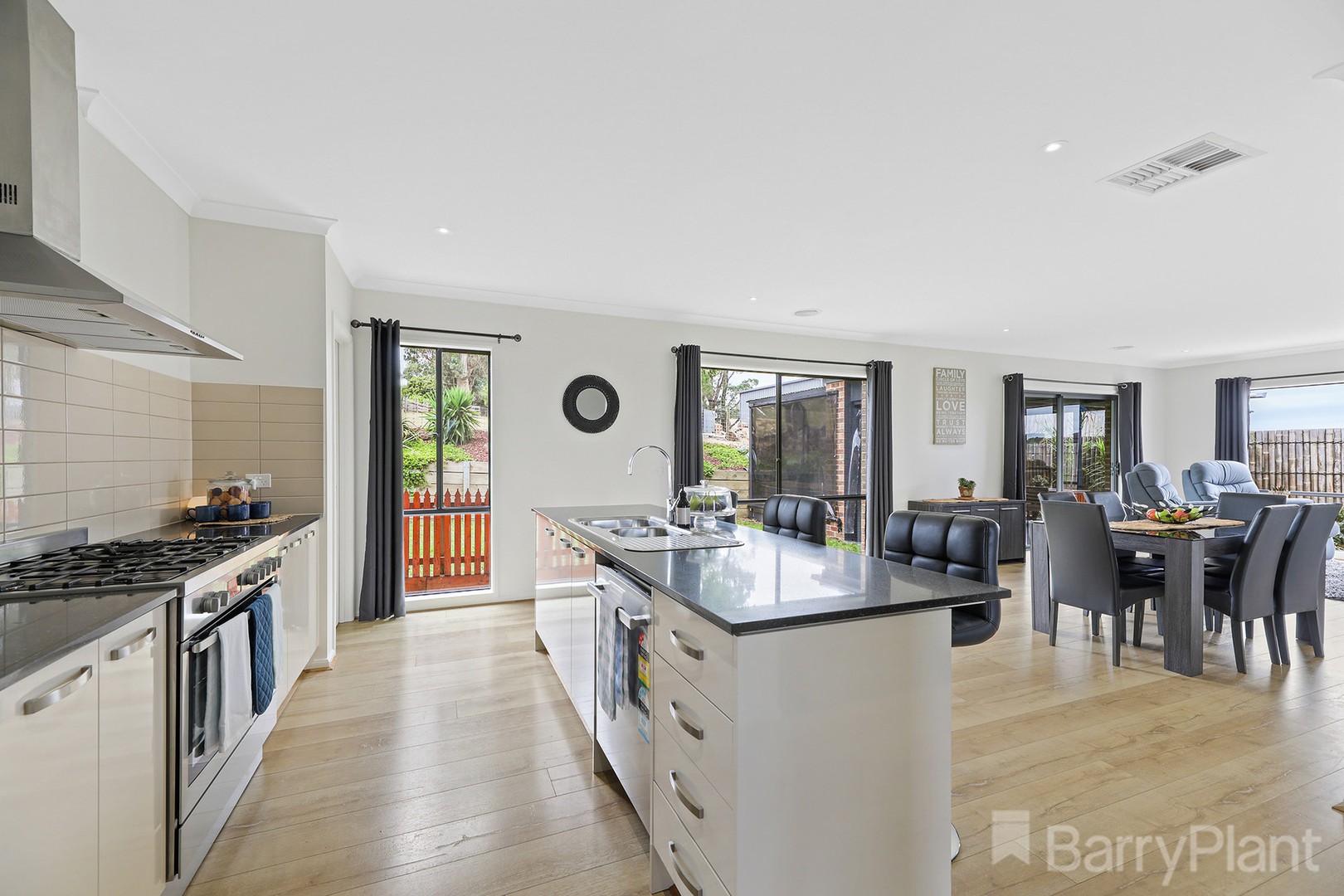 52 Manikato Drive, Drouin, VIC 3818, Drouin - Thumbnail 4