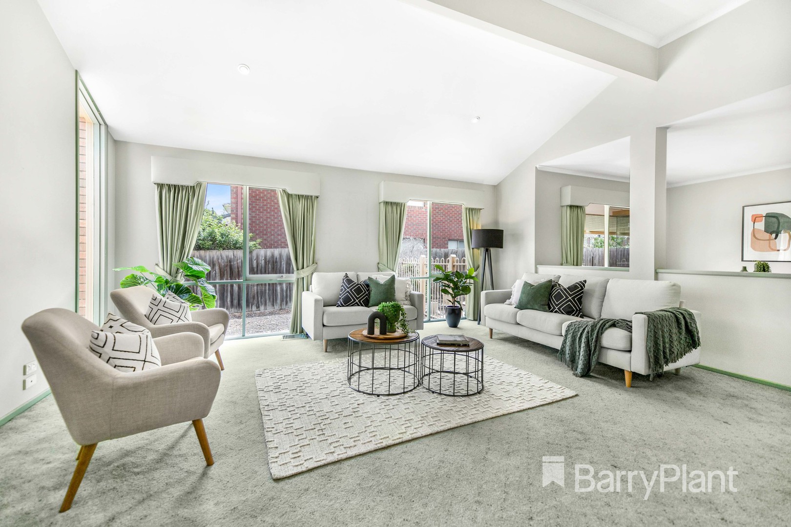 52 Mendora Crescent, Wantirna South, VIC 3152, Wantirna South - Thumbnail 2