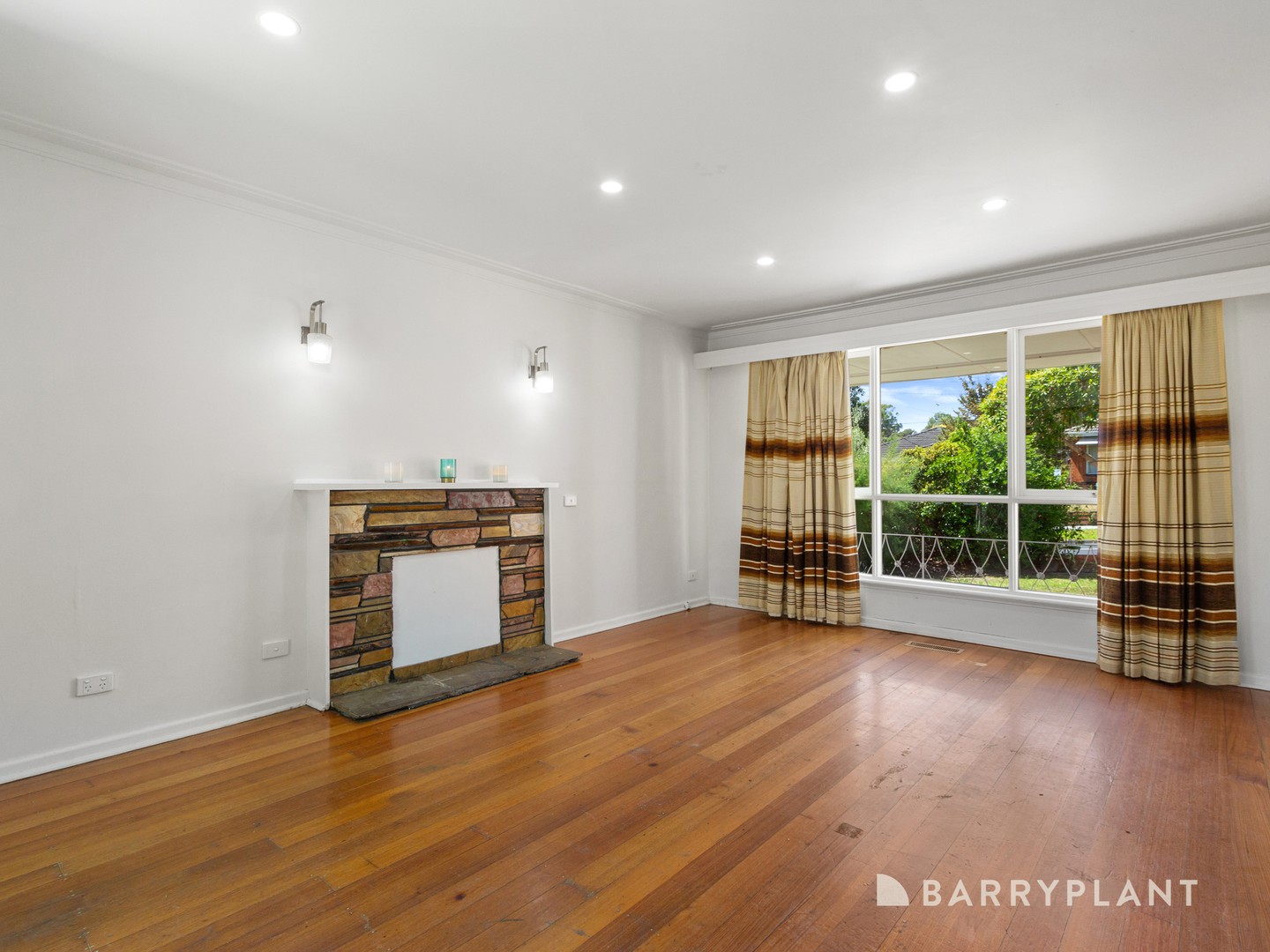 52 Peacock Street, Burwood, VIC 3125 - Thumbnail 1 - 23/04/2025