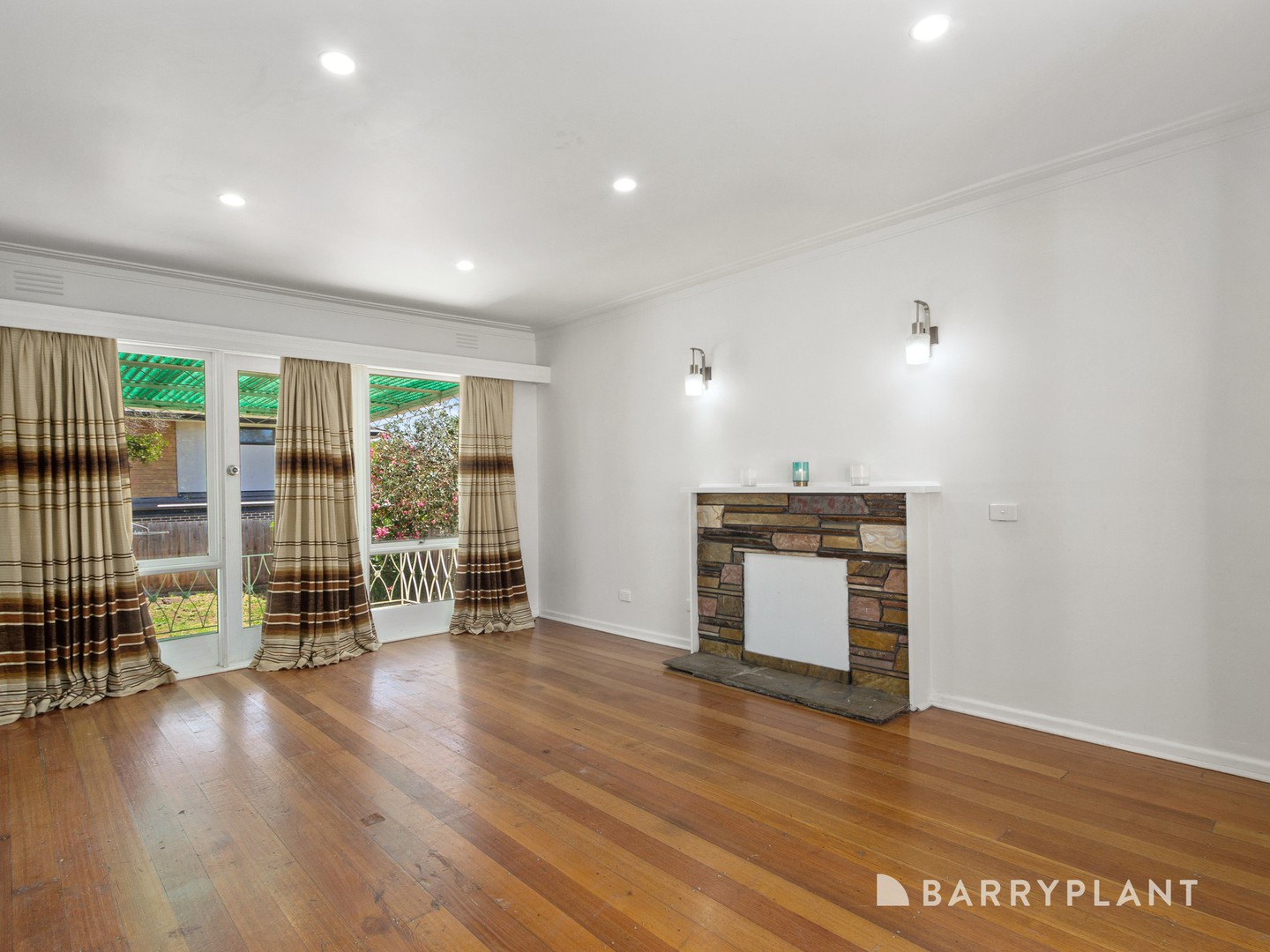 52 Peacock Street, Burwood, VIC 3125 - Thumbnail 2 - 13/03/2024