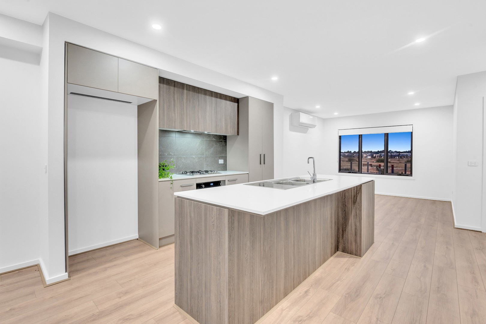 52 Quill Circuit, Kalkallo, VIC 3064 - Thumbnail 1 - 19/03/2024