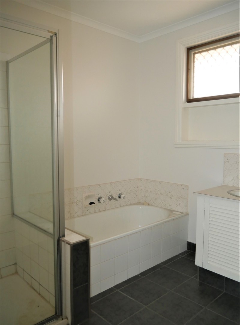 52 Rees Road, Melton South, VIC 3338, Melton South - Thumbnail 6