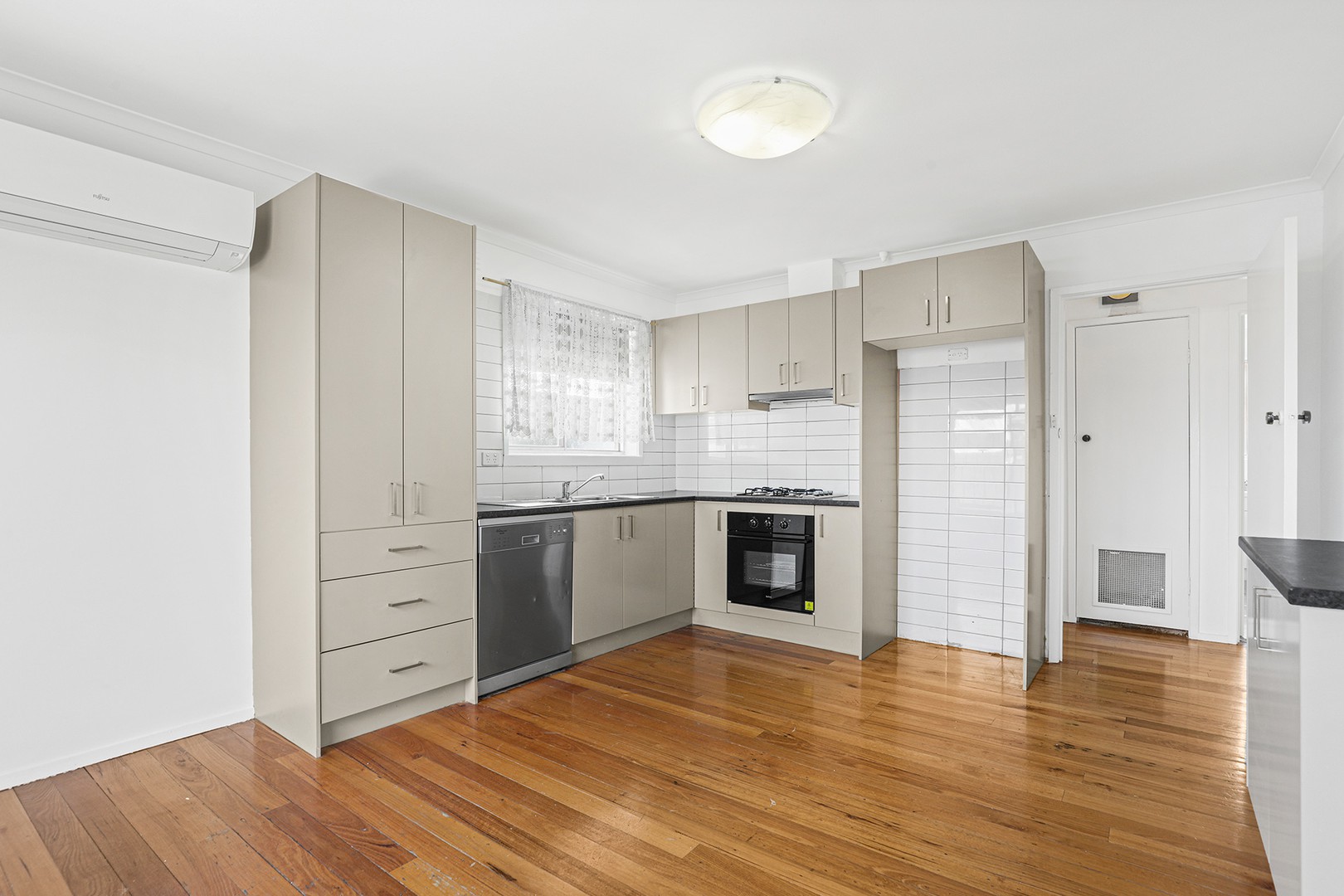 52 Roebourne Crescent, Campbellfield, VIC 3061, Campbellfield - Thumbnail 2