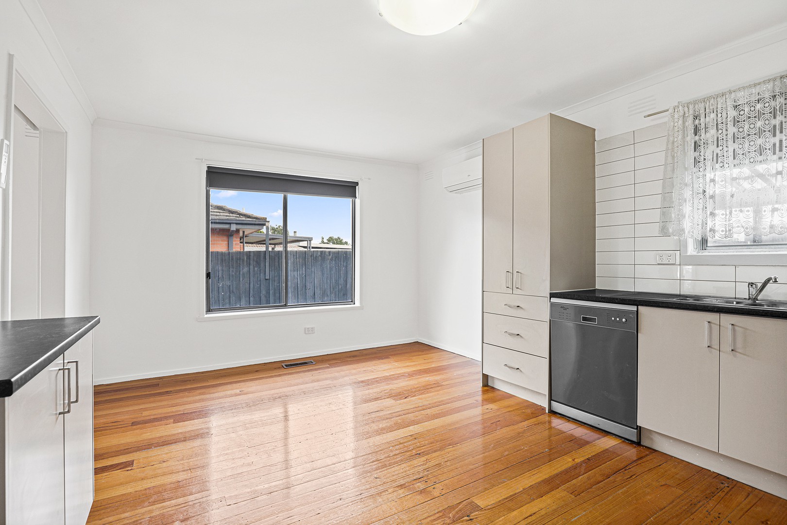 52 Roebourne Crescent, Campbellfield, VIC 3061, Campbellfield - Thumbnail 4