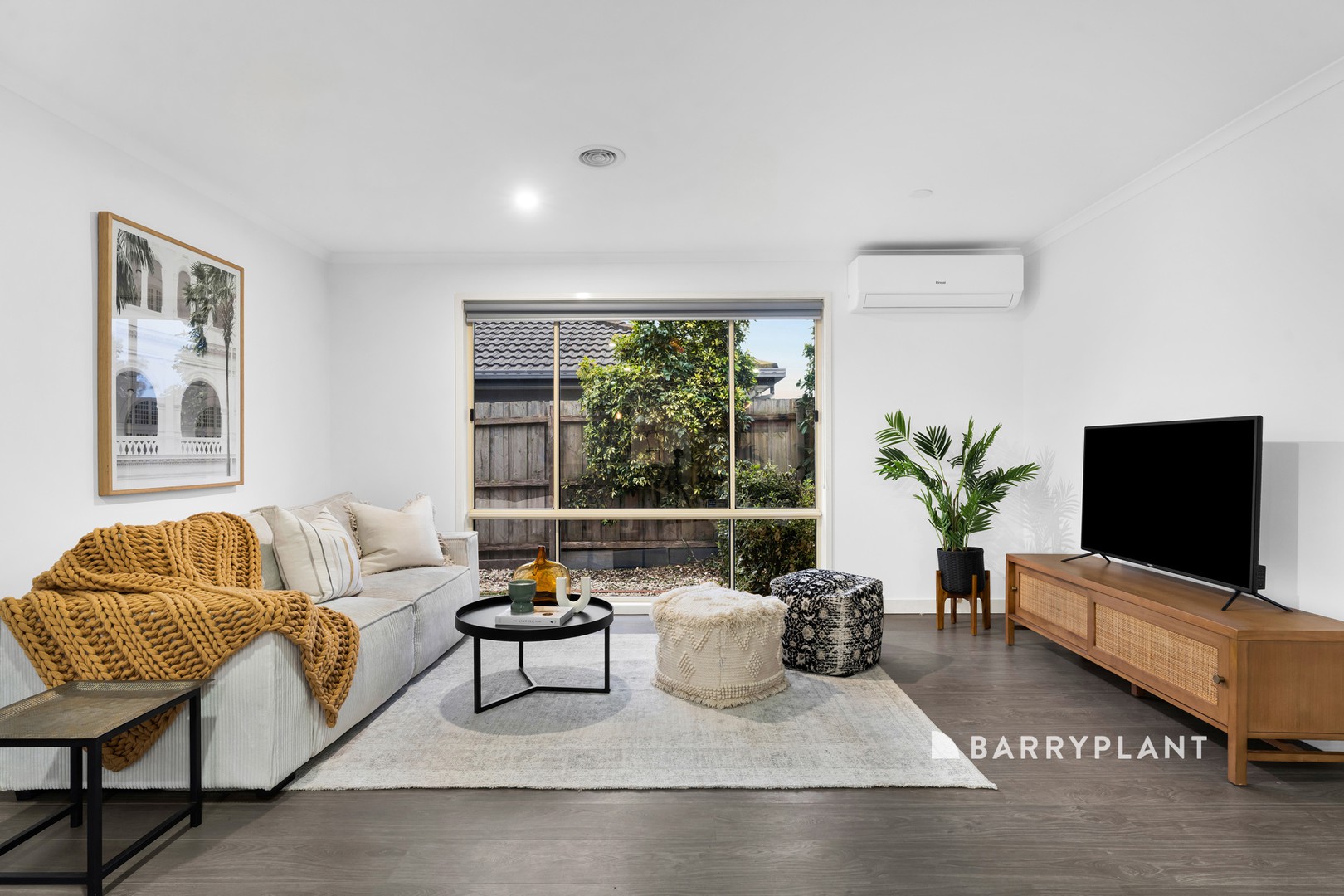 52 Sherwood Road, Narre Warren South, VIC 3805 - Thumbnail 2 - 22/07/2026