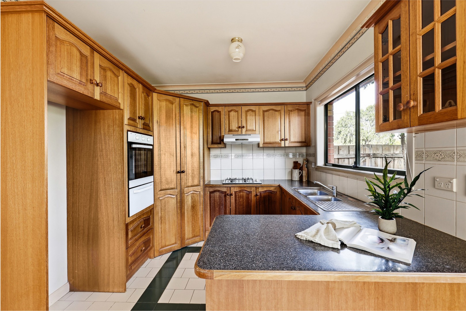 52 Snell Grove, Oak Park, VIC 3046, Oak Park - Thumbnail 4