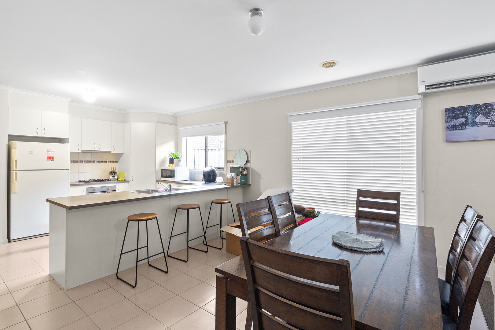 52 Sussex Avenue, Cranbourne North, VIC 3977 - Thumbnail 2 - 17/03/2025