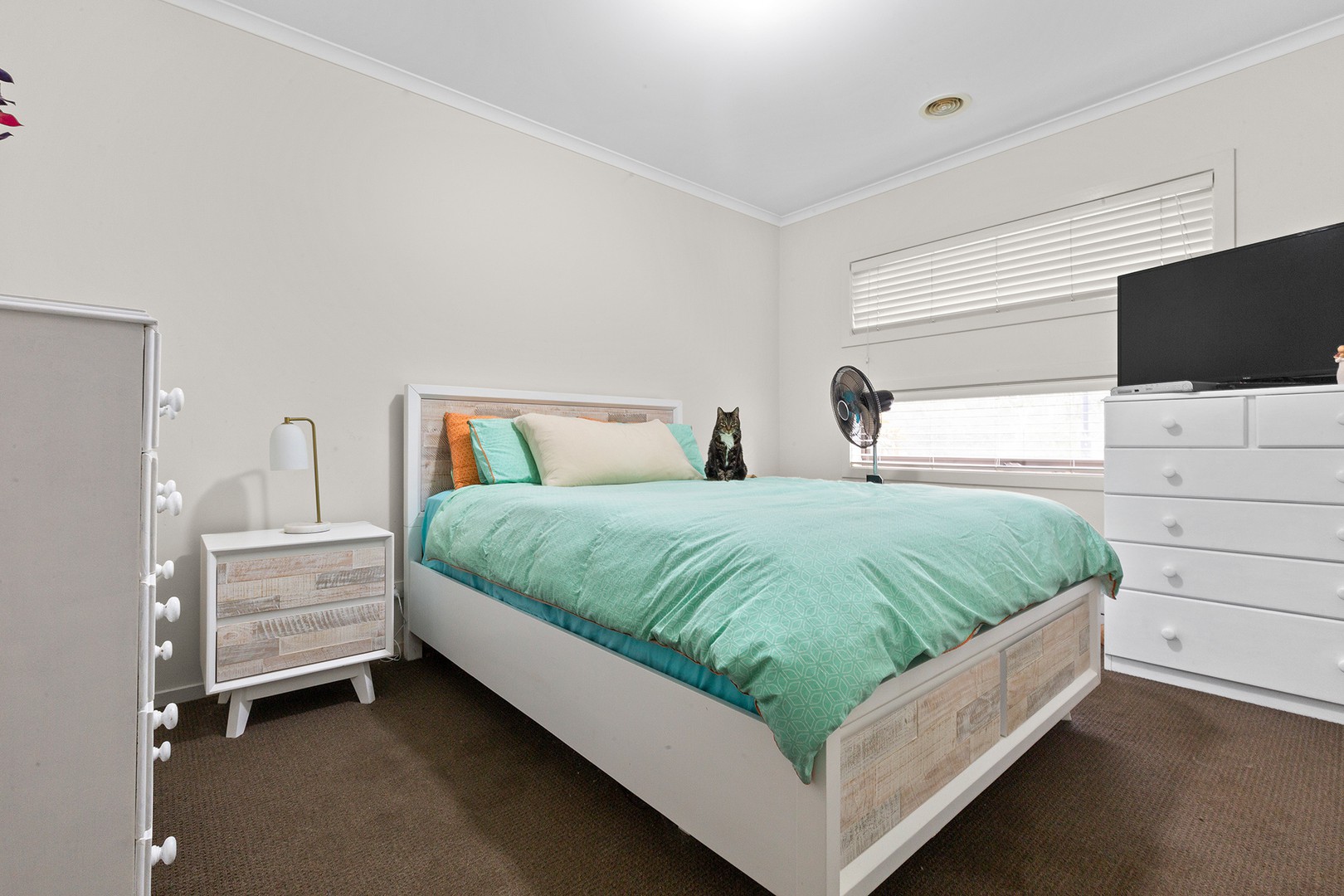 52 Sussex Avenue, Cranbourne North, VIC 3977, Cranbourne North - Thumbnail 4